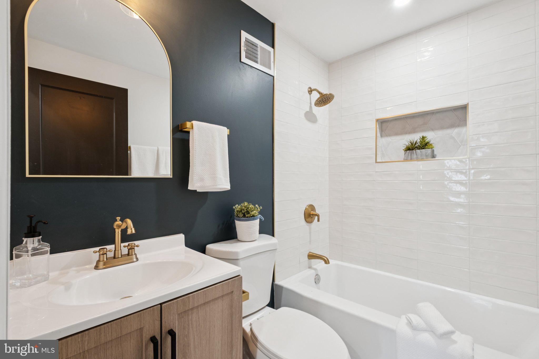 OLDE KENSINGTON - Residential