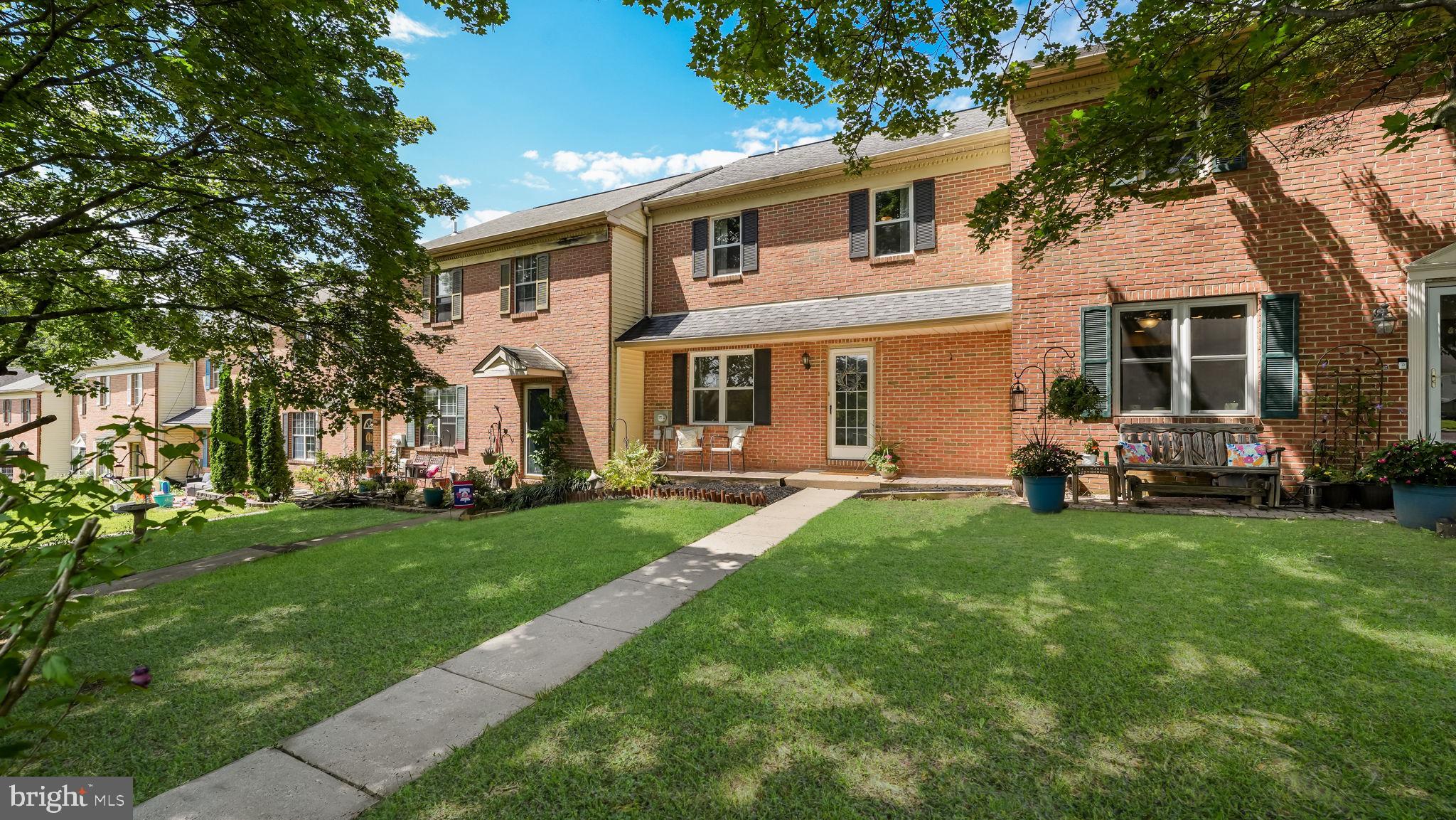 212 LAUREEN ROAD