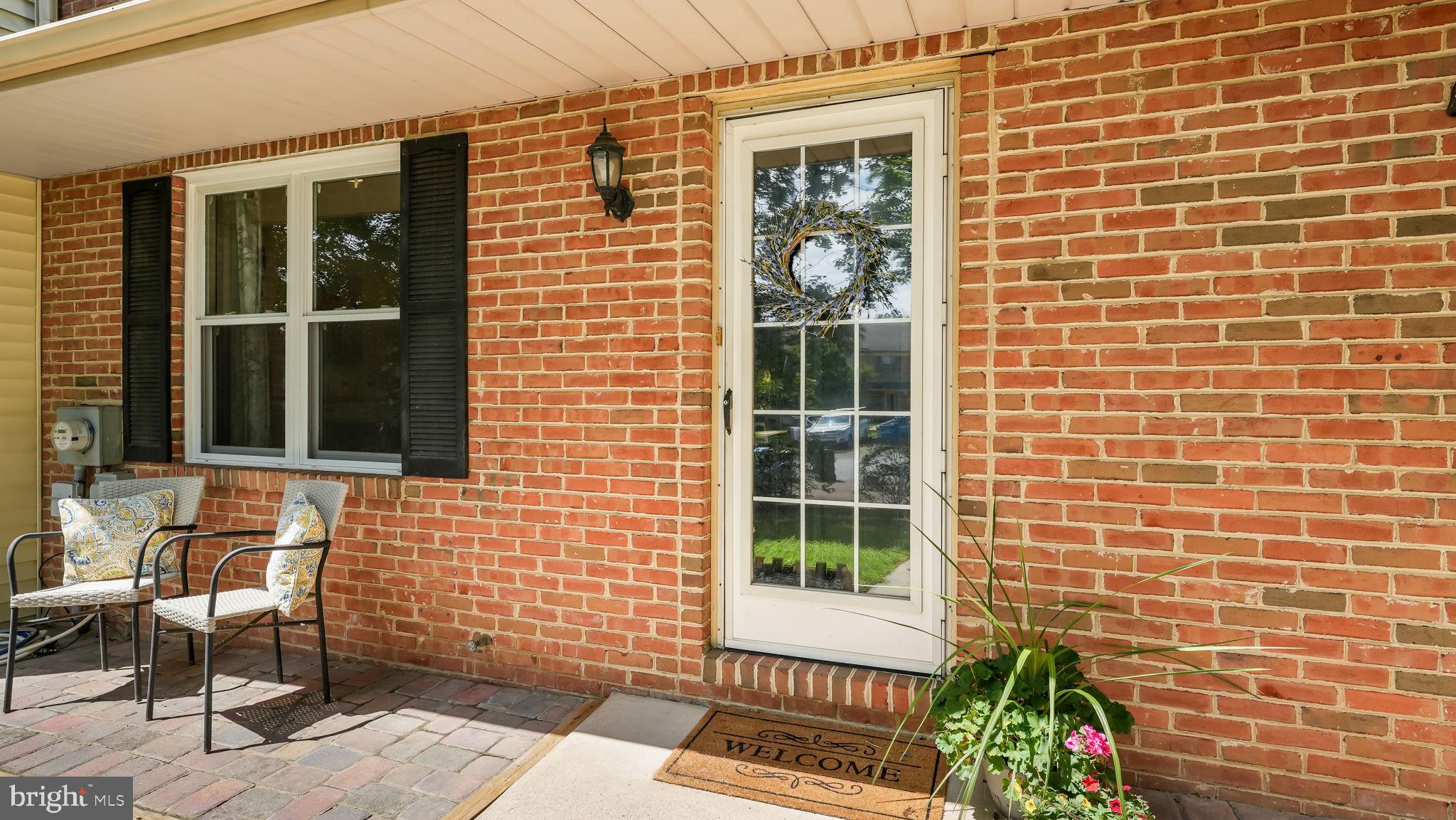 212 LAUREEN ROAD