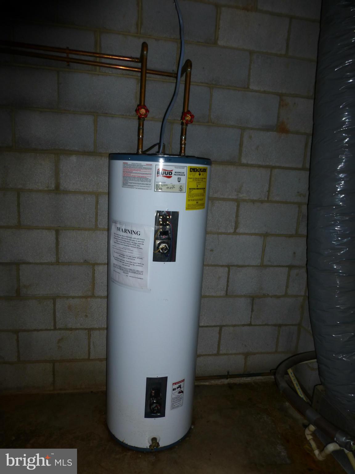 WAKEFIELD VILLAGE - Residential