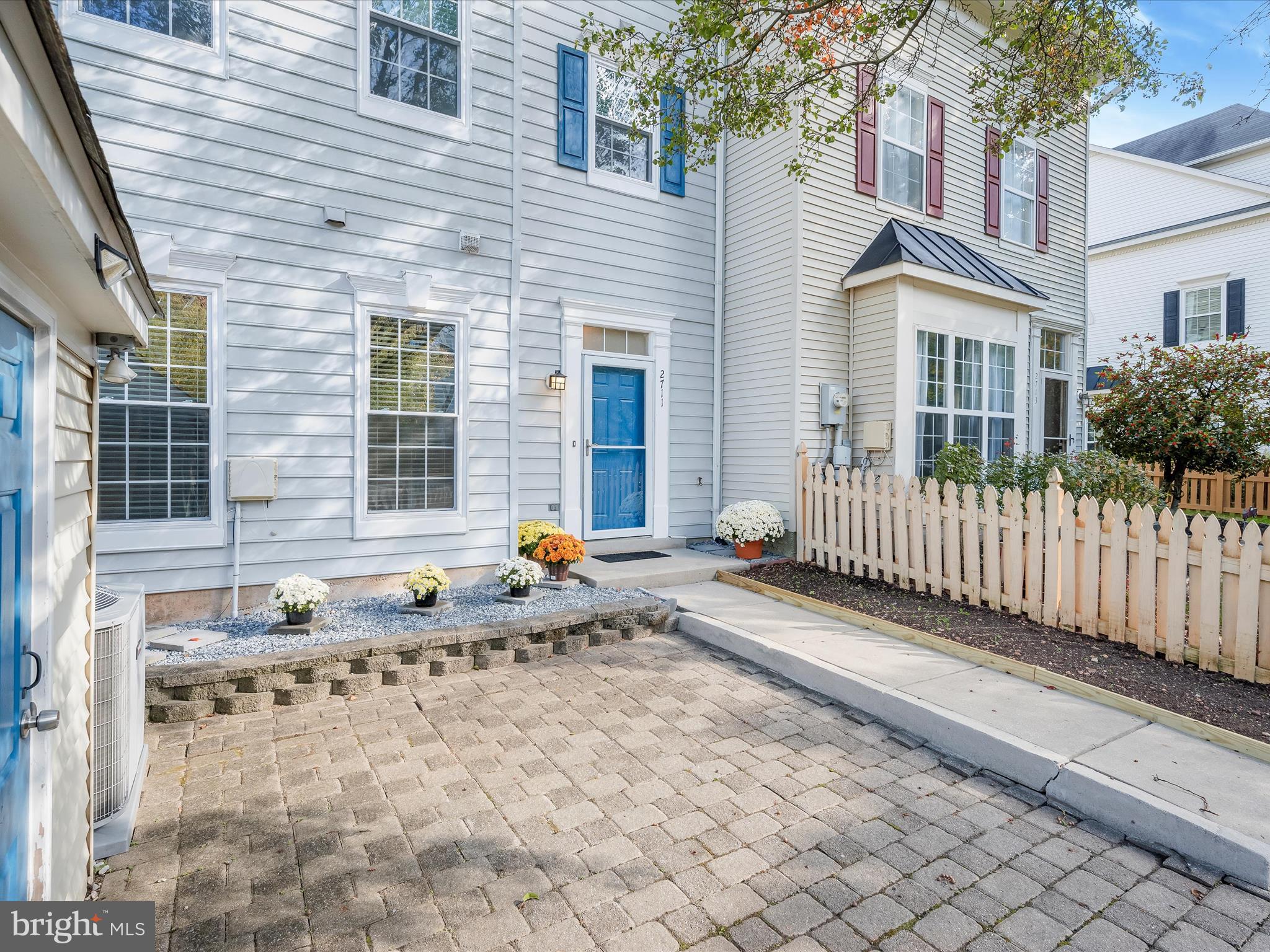2711 MIDDLE NECK ROAD