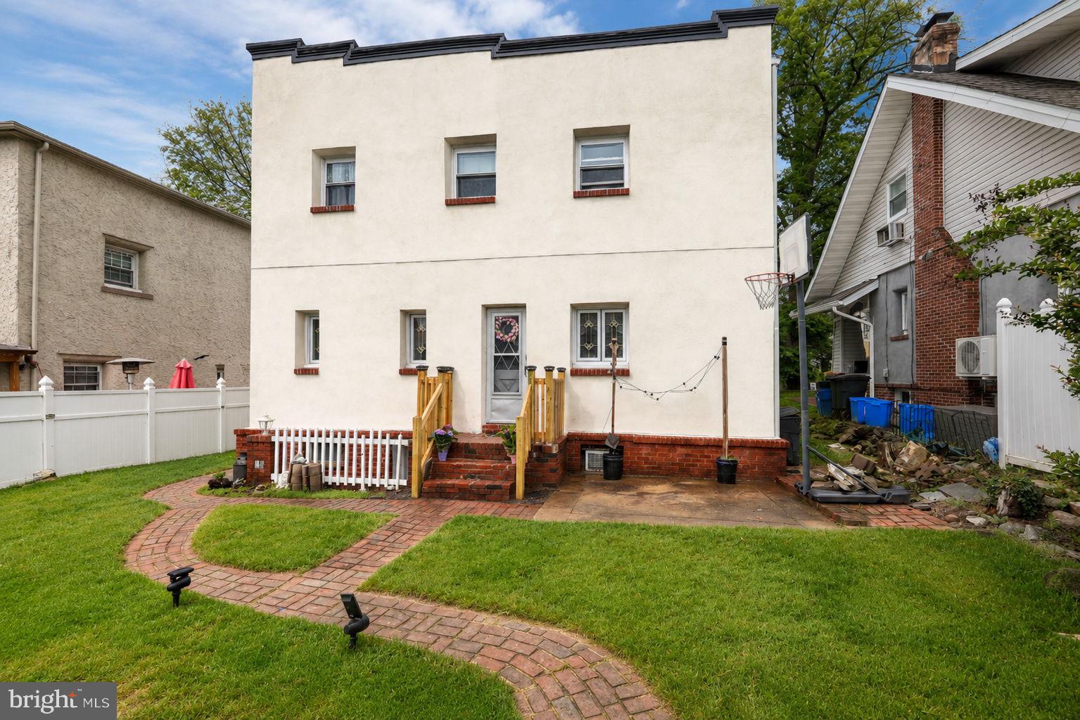 427 HARTEL AVENUE
