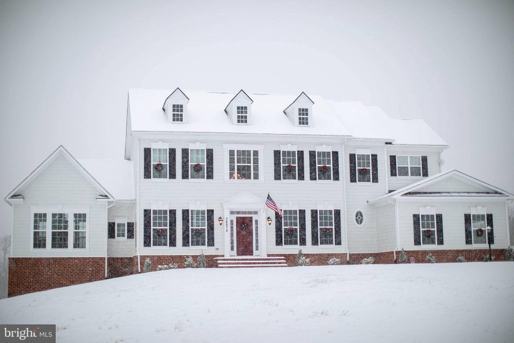 Photo of 36972 Bridle Lane, PURCELLVILLE, VA 20132 (MLS # VALO2138864)