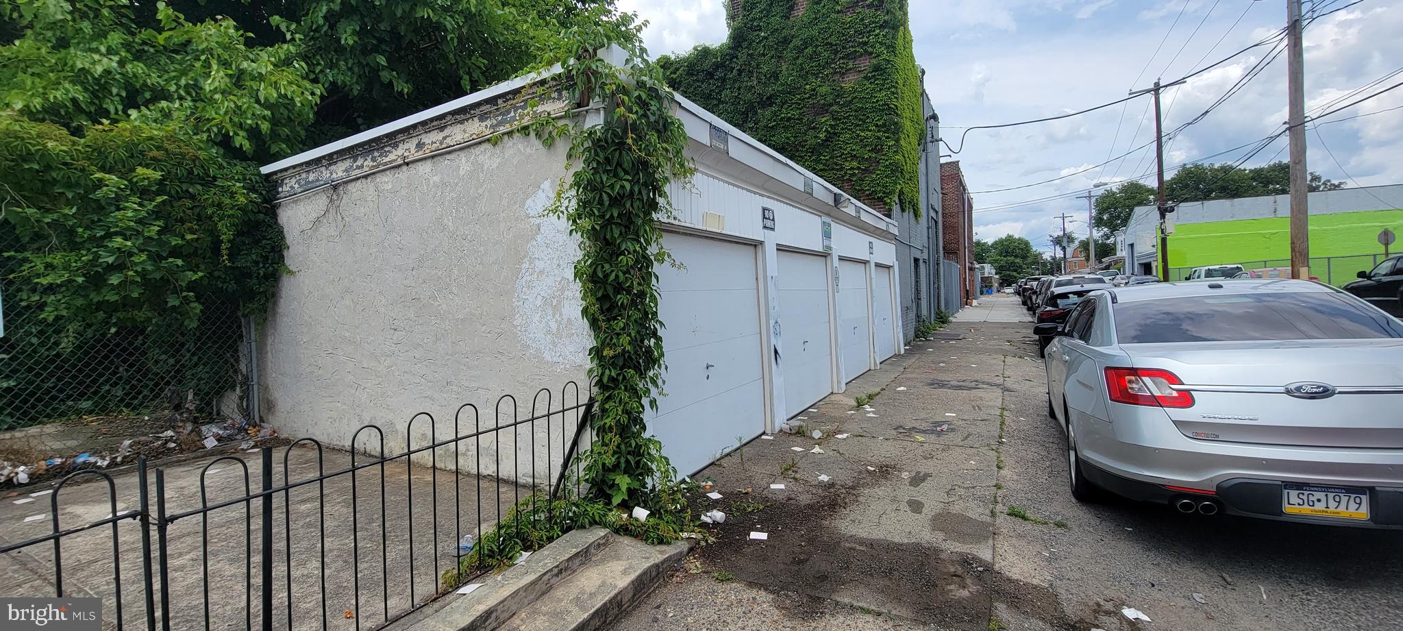 OLNEY - Commercial Sale