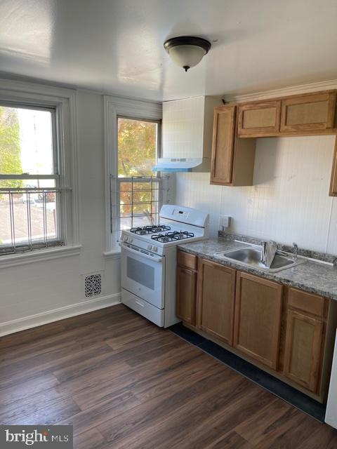 OLNEY - Commercial Sale