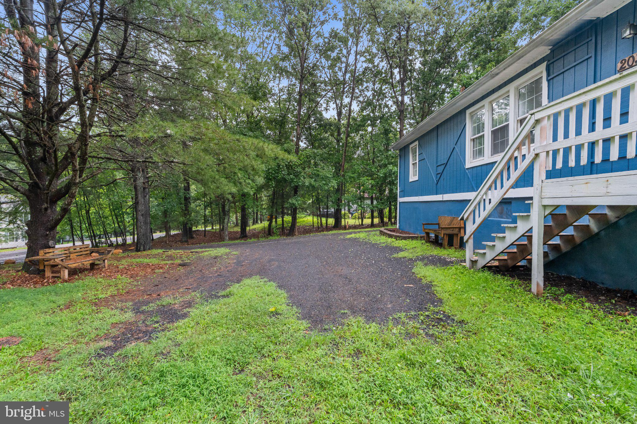 2037 FOREST LAKE DRIVE