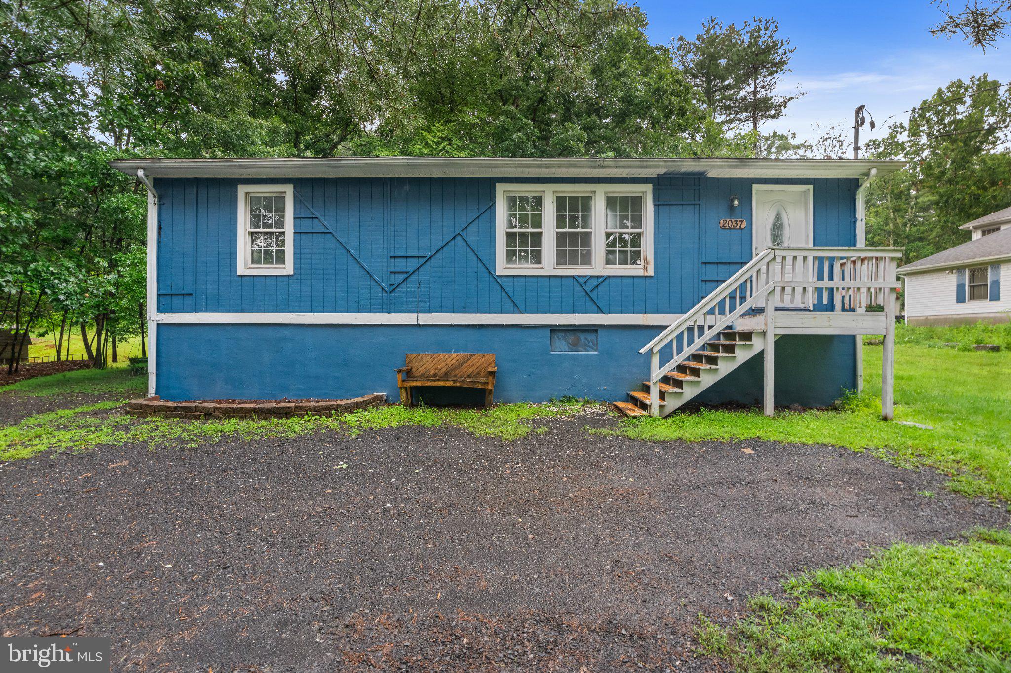 2037 FOREST LAKE DRIVE