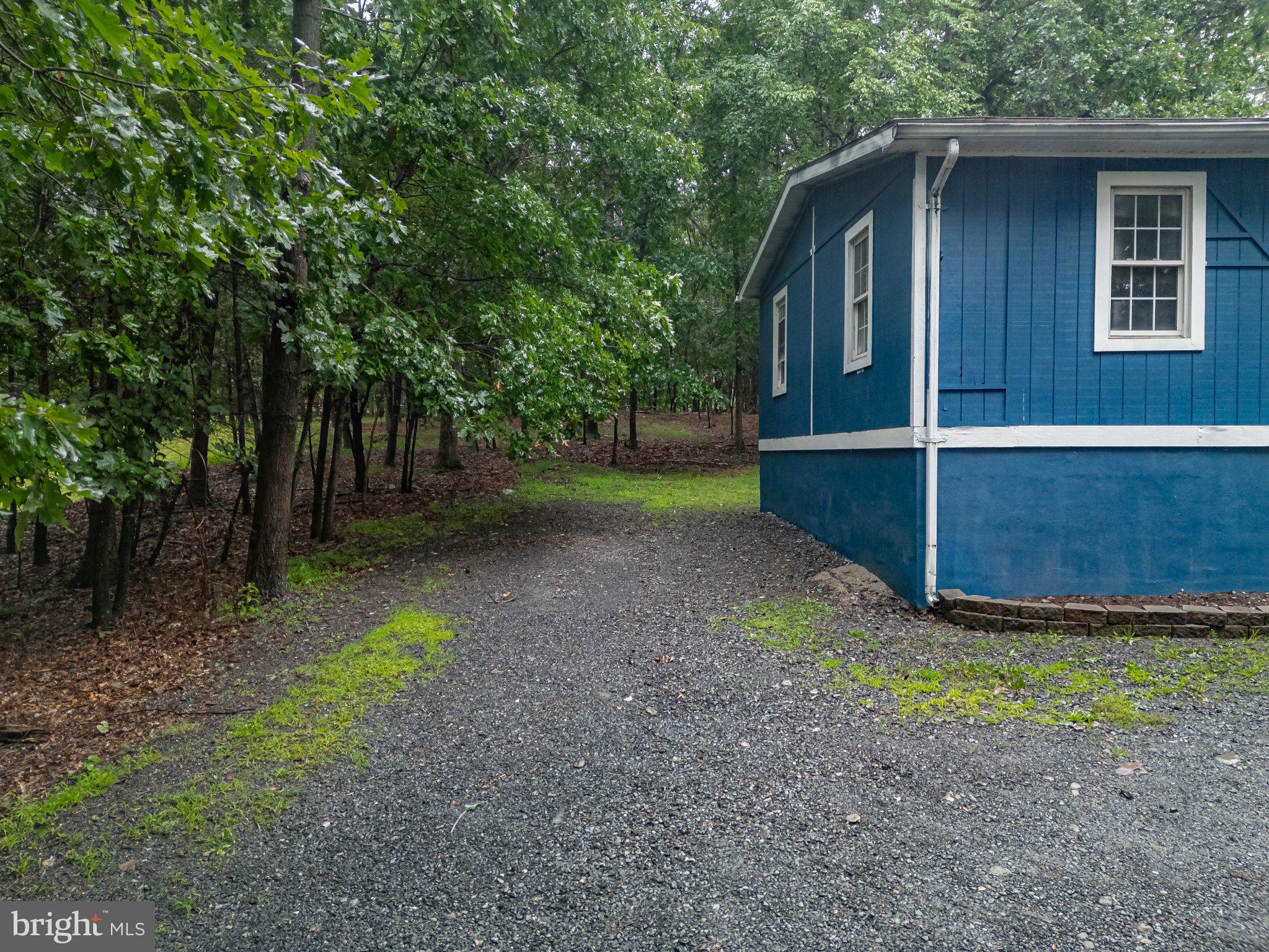 2037 FOREST LAKE DRIVE