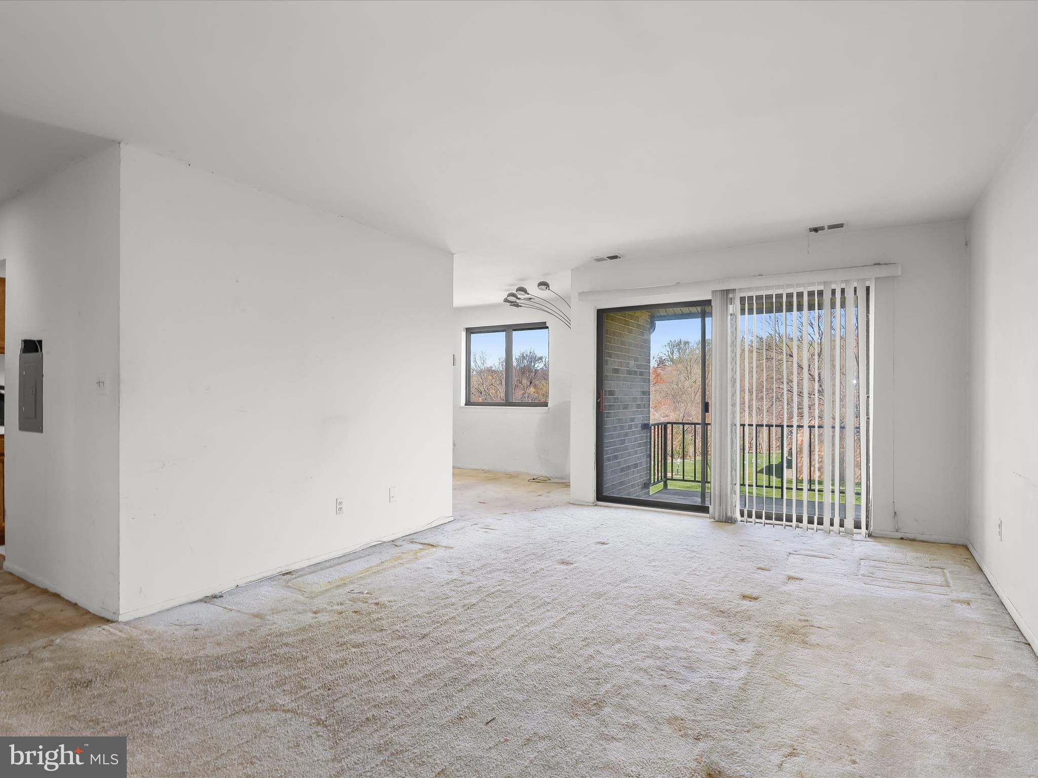 TREOVER CONDOMINIUM - Residential