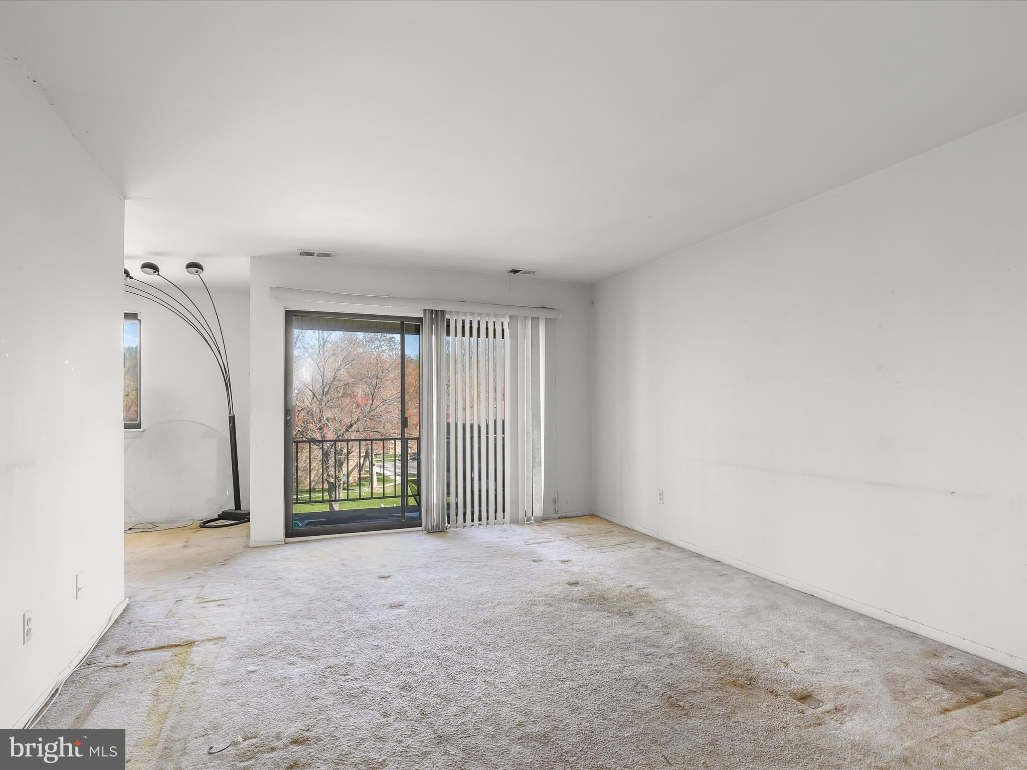 TREOVER CONDOMINIUM - Residential