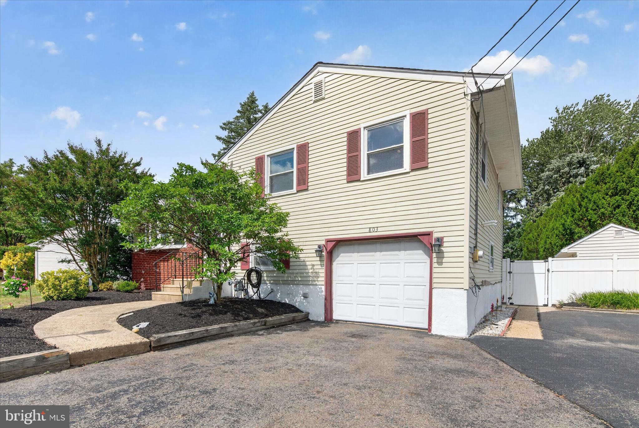 803 DEVON ROAD
