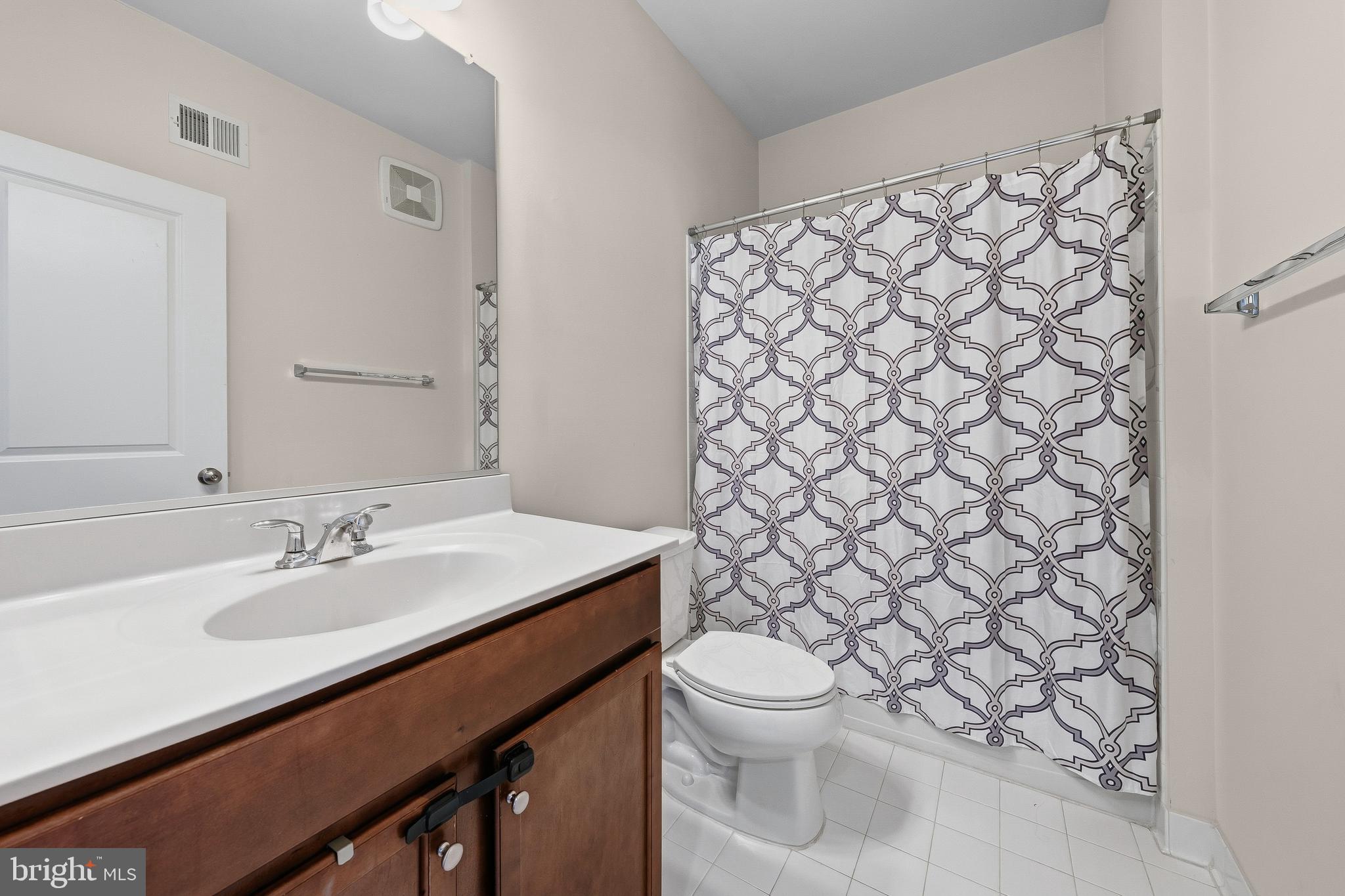 LOFTS AT VILLAGE WALK - Residential