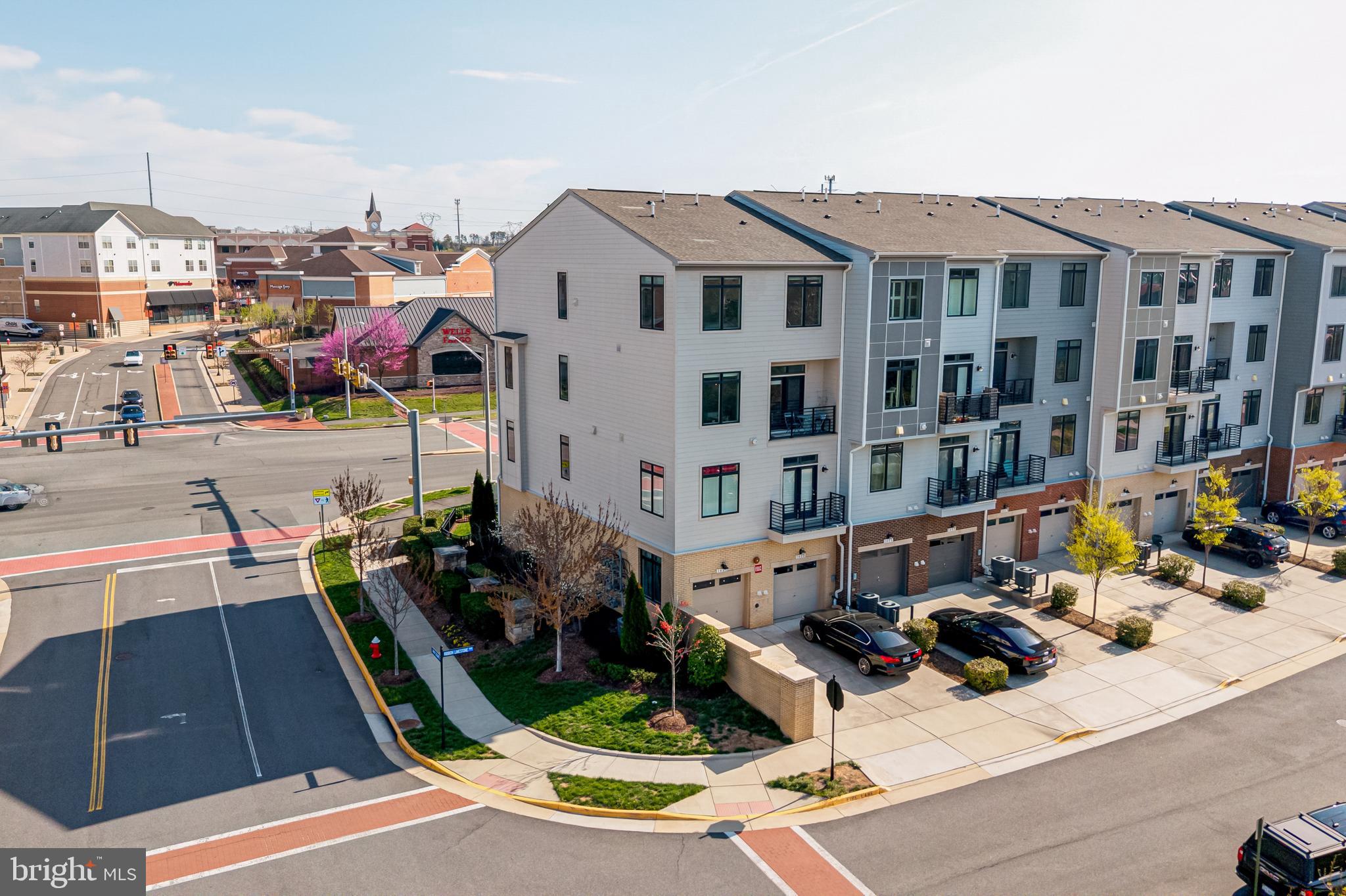 LOFTS AT VILLAGE WALK - Residential