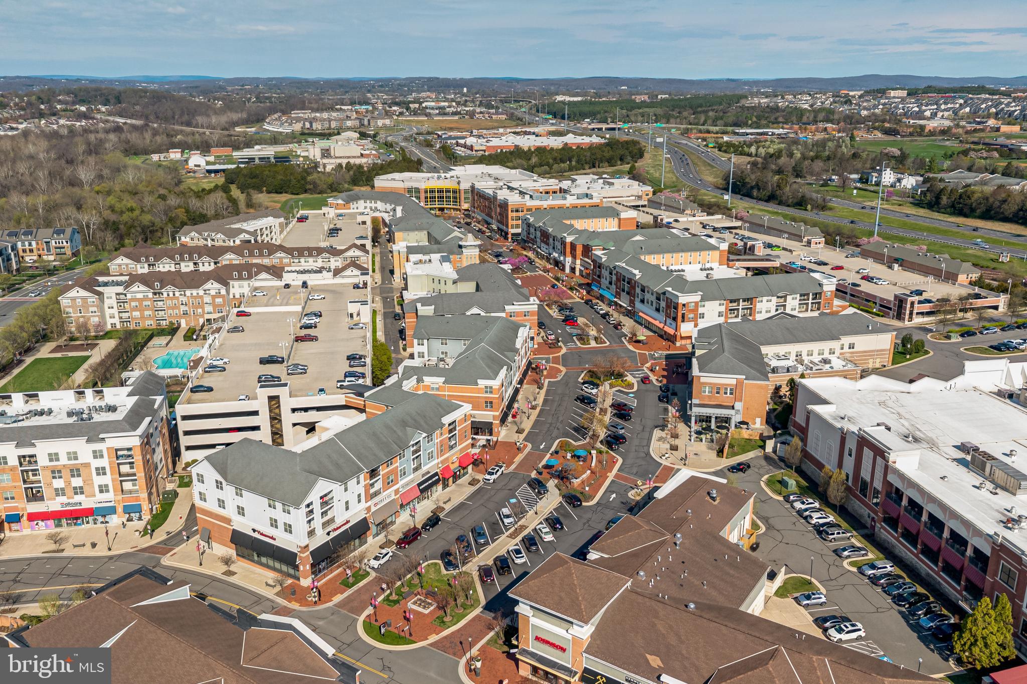 LOFTS AT VILLAGE WALK - Residential