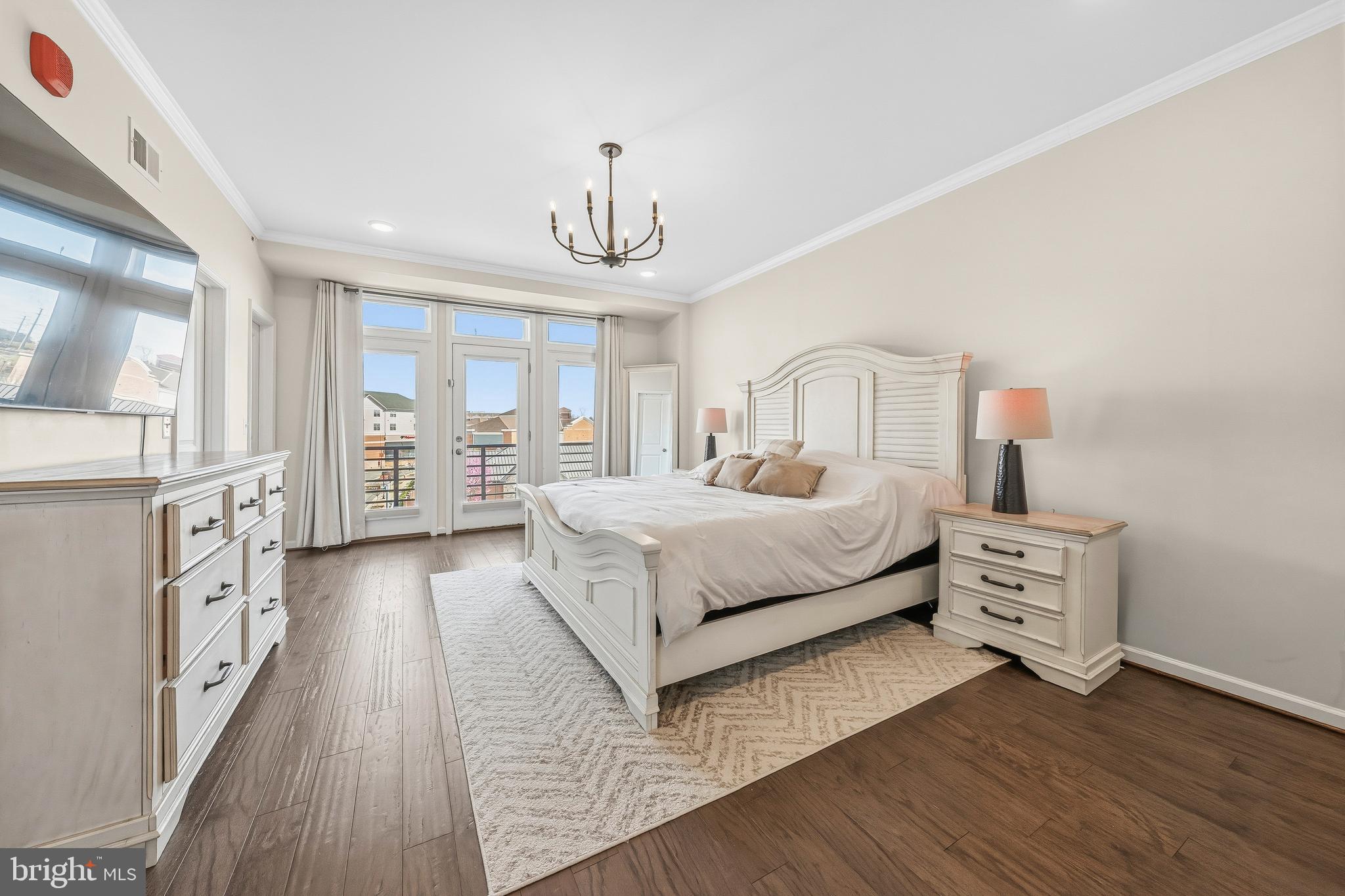 LOFTS AT VILLAGE WALK - Residential