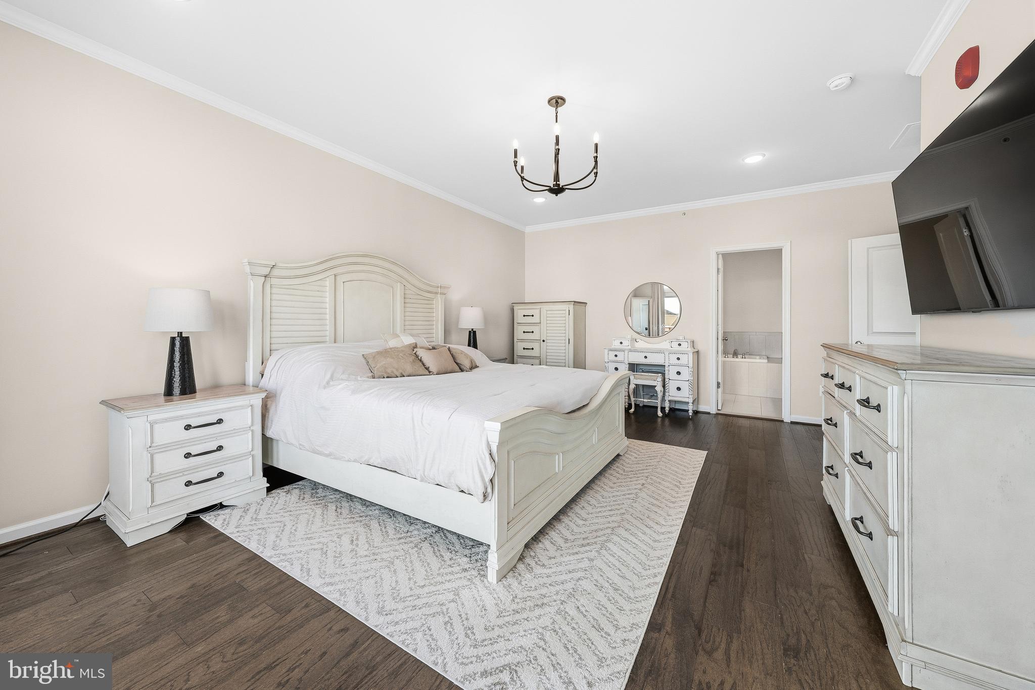 LOFTS AT VILLAGE WALK - Residential