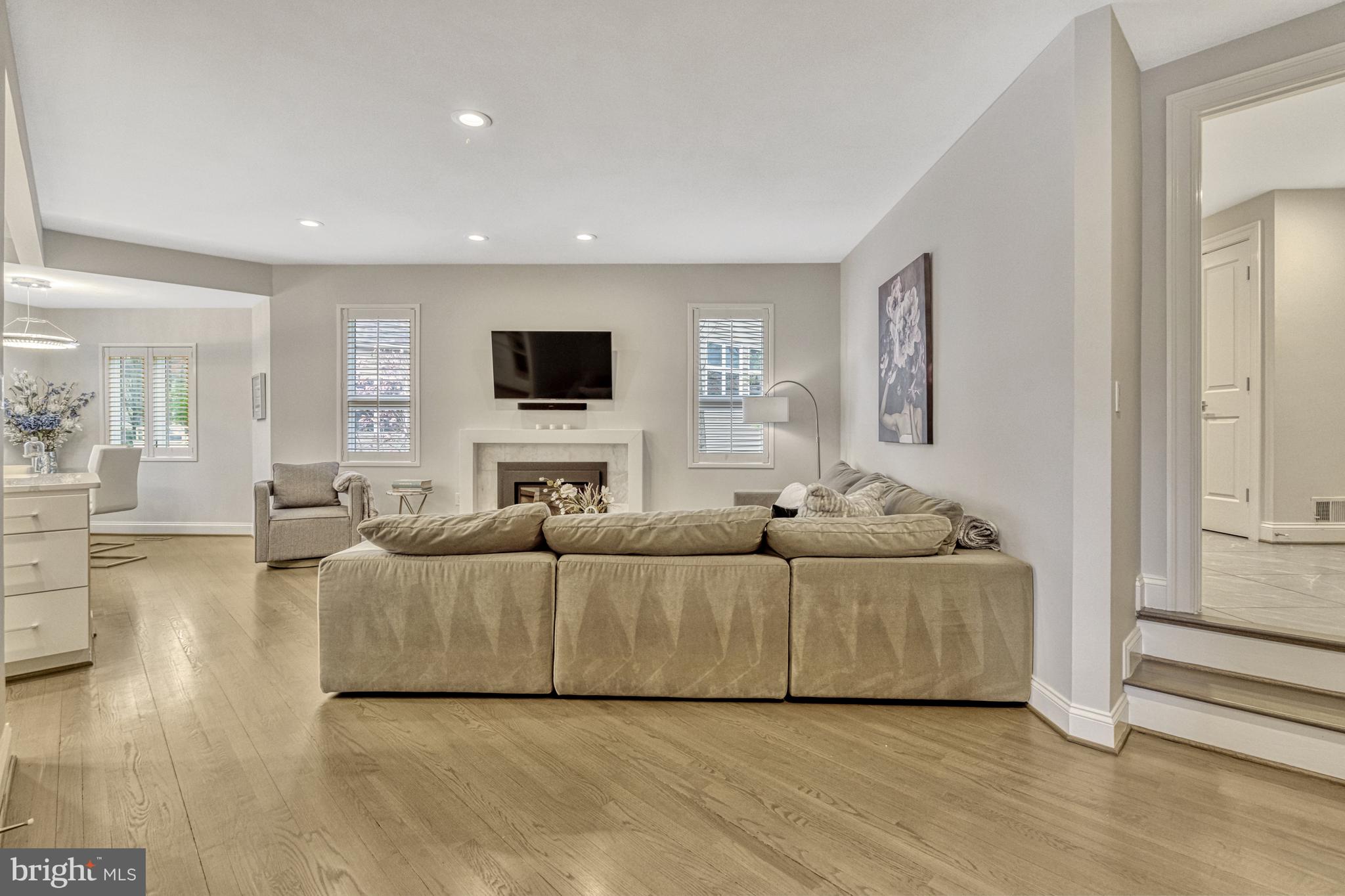 RESTON - Residential