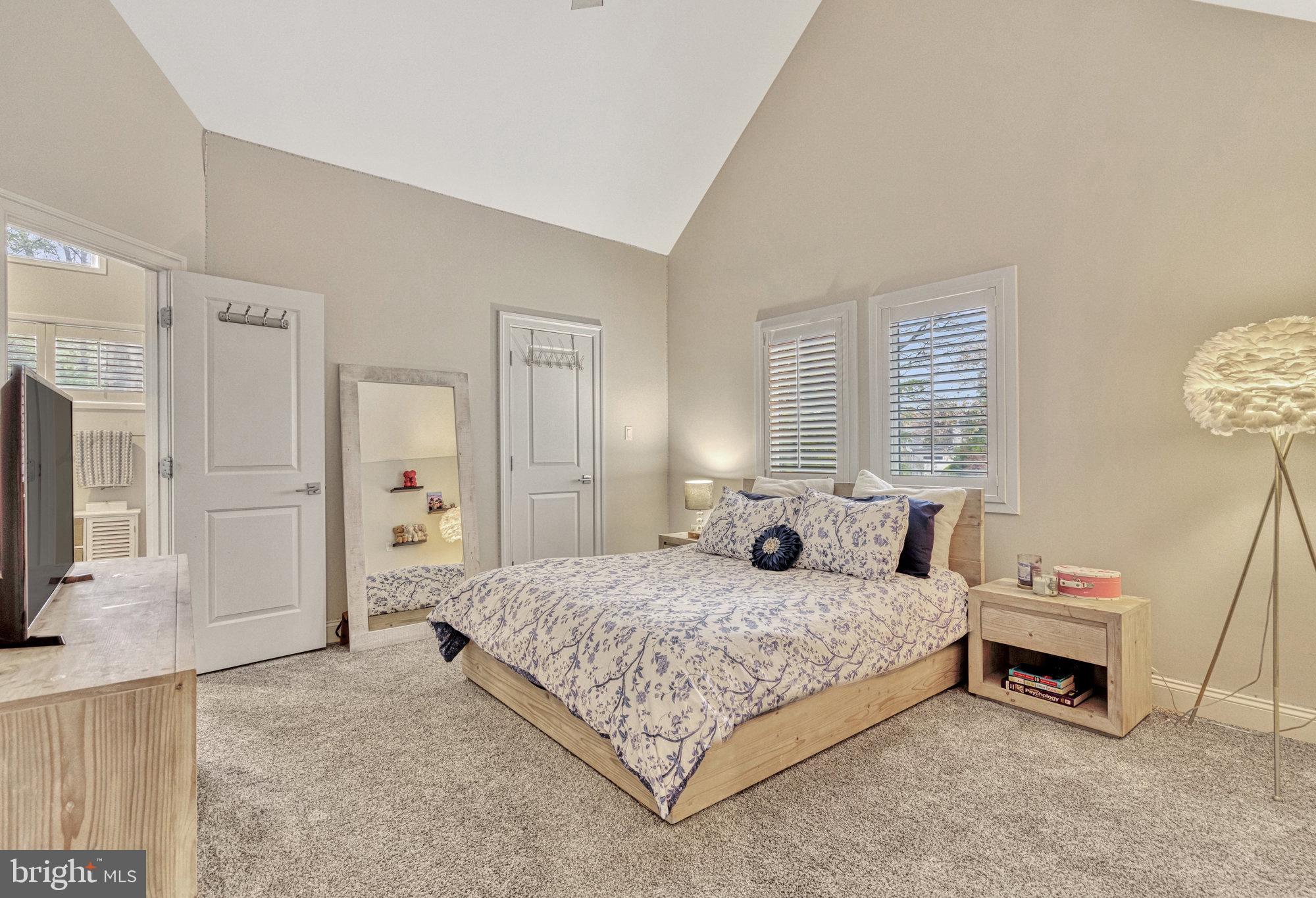 RESTON - Residential