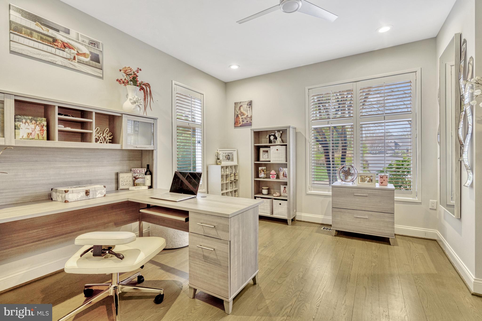 RESTON - Residential