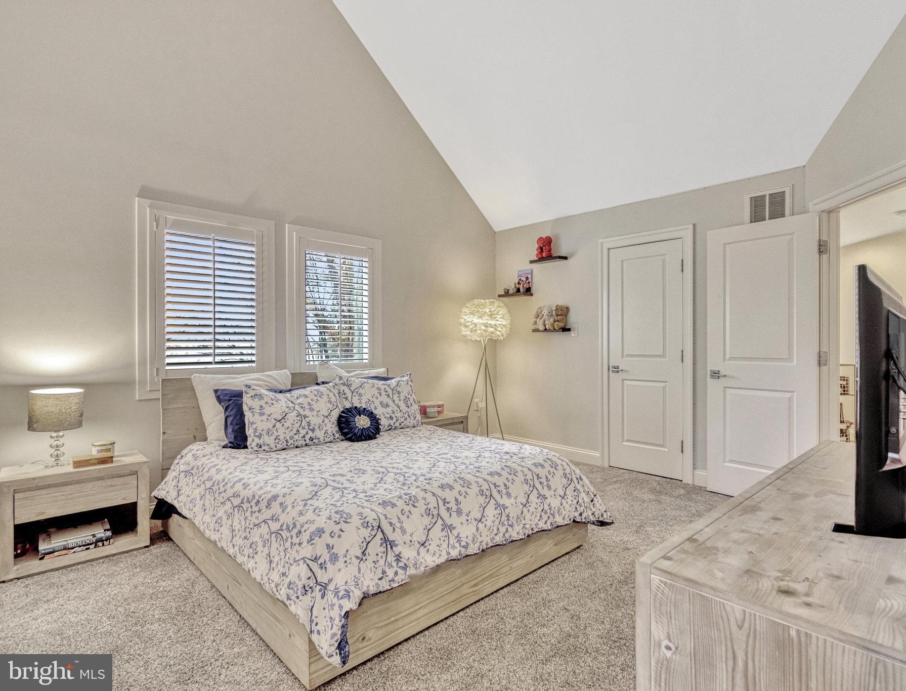 RESTON - Residential