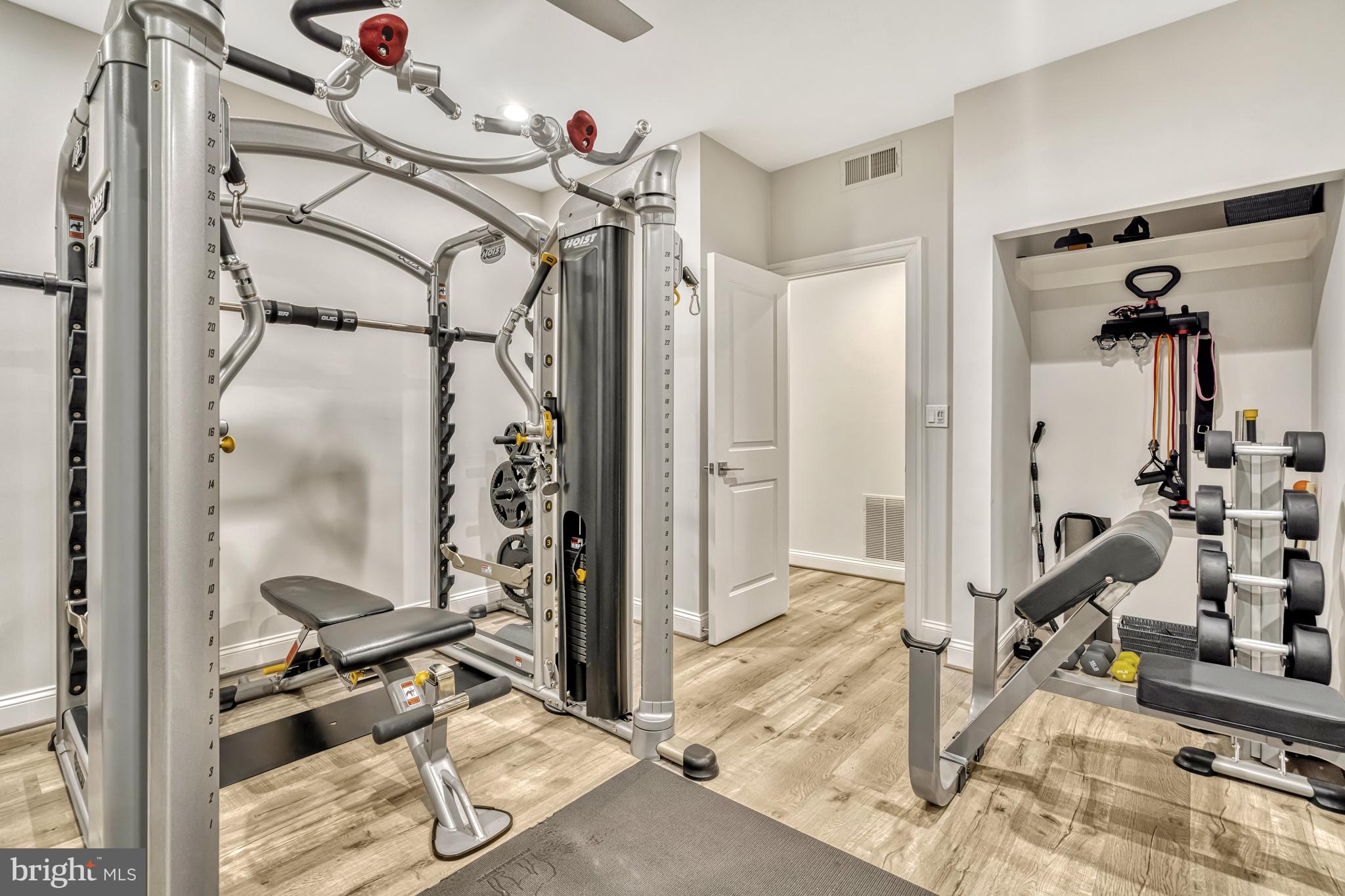 RESTON - Residential