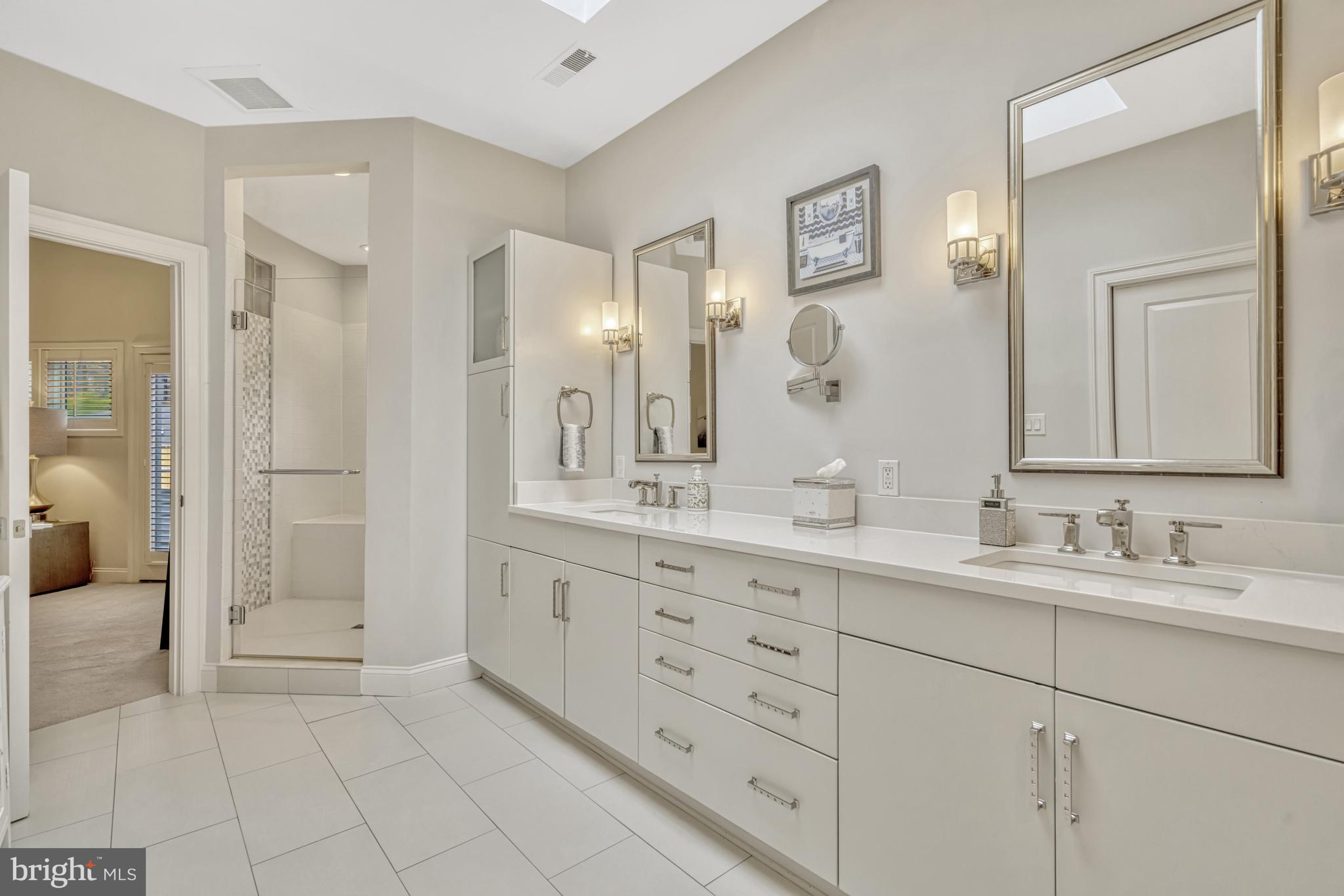 RESTON - Residential