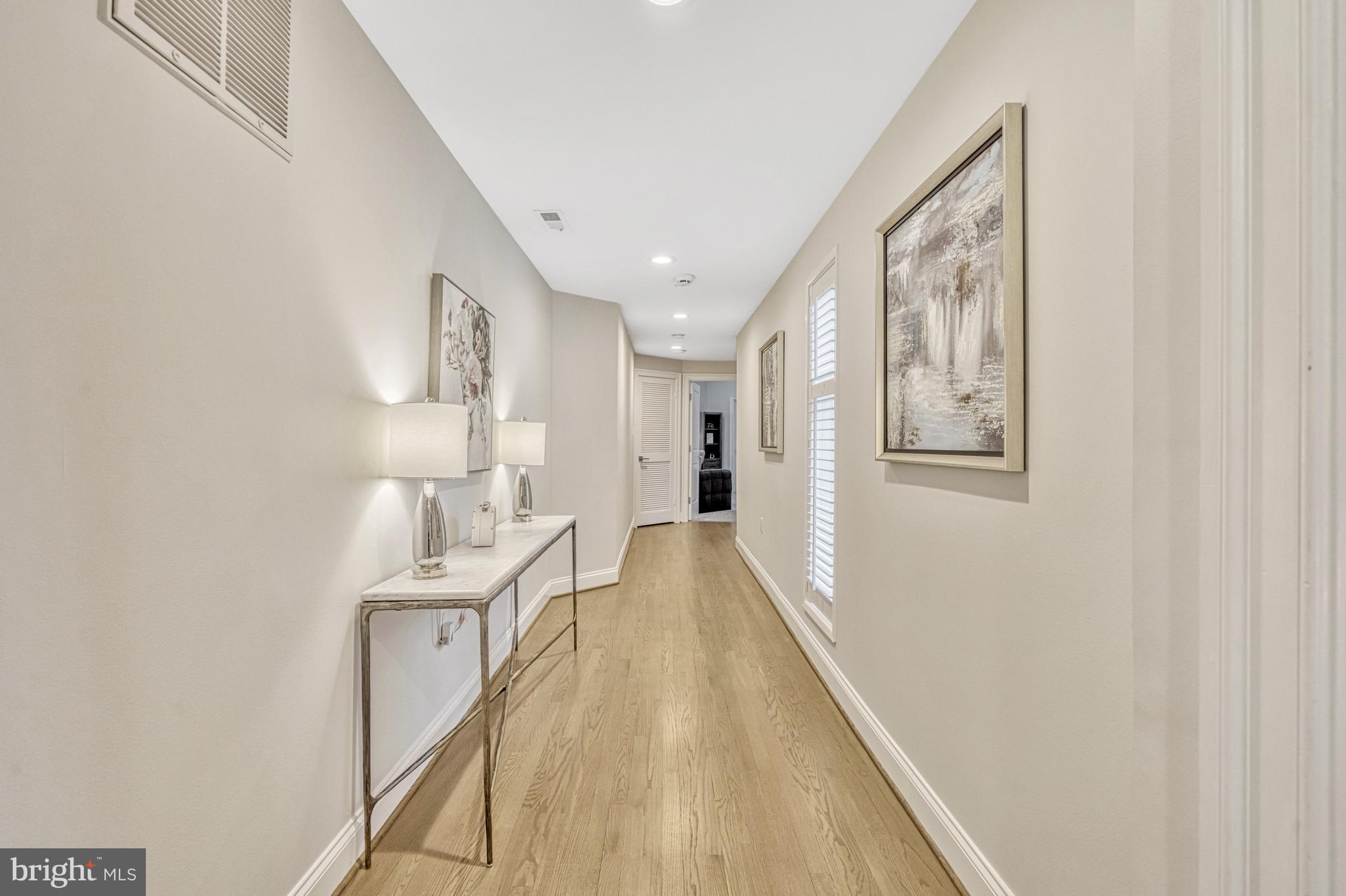 RESTON - Residential