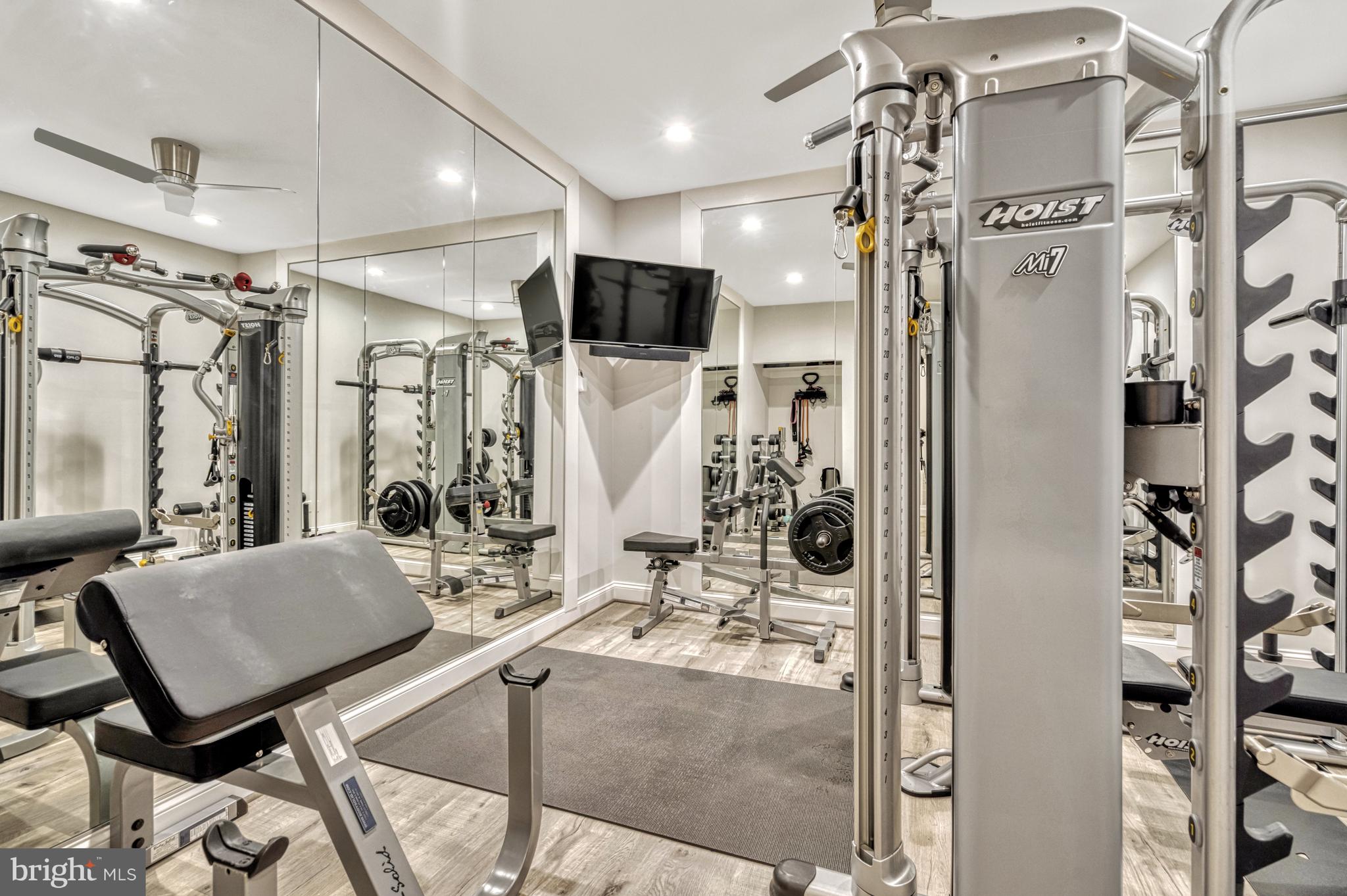 RESTON - Residential