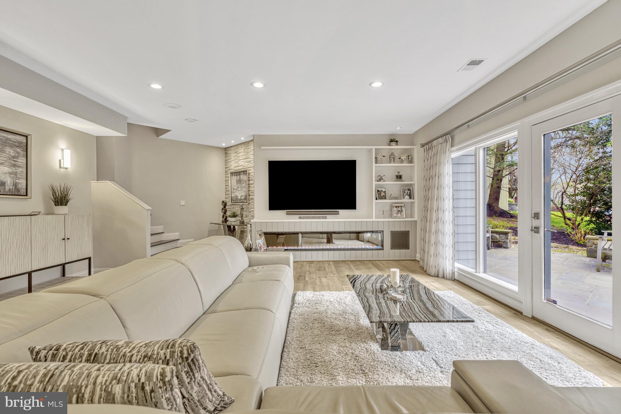 RESTON - Residential