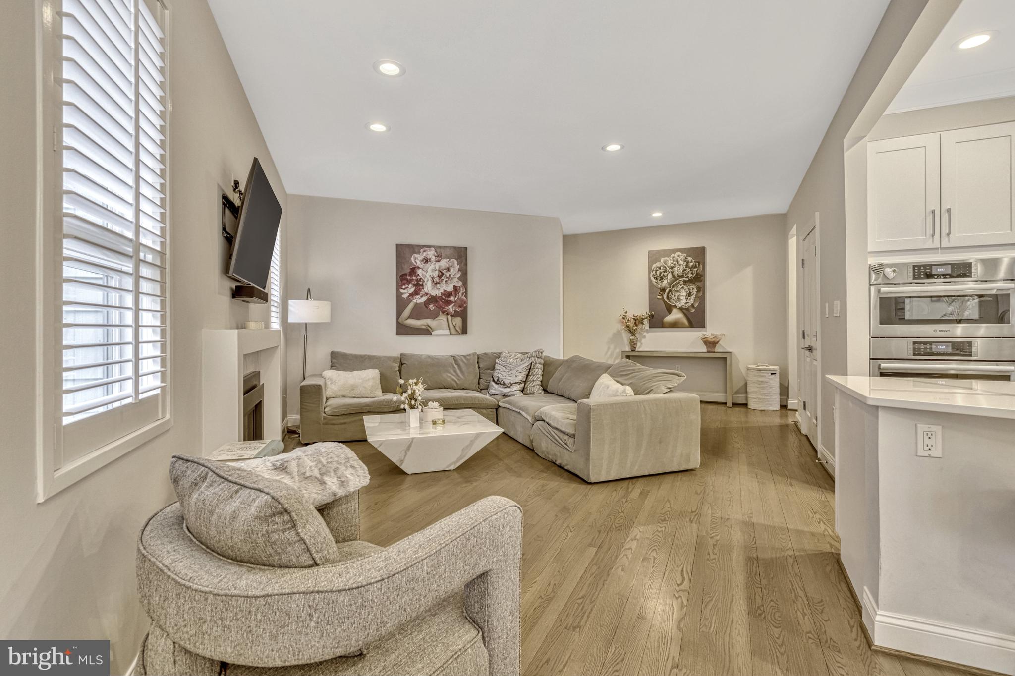 RESTON - Residential