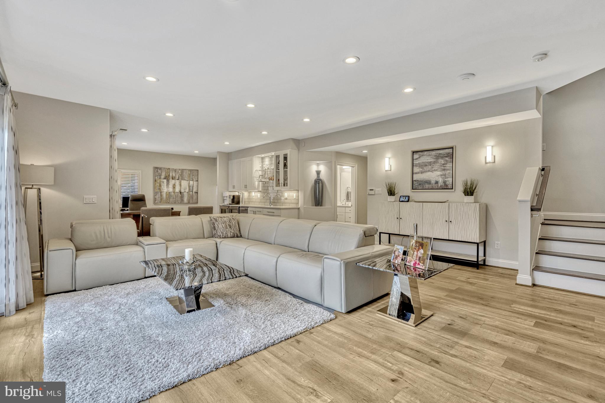 RESTON - Residential