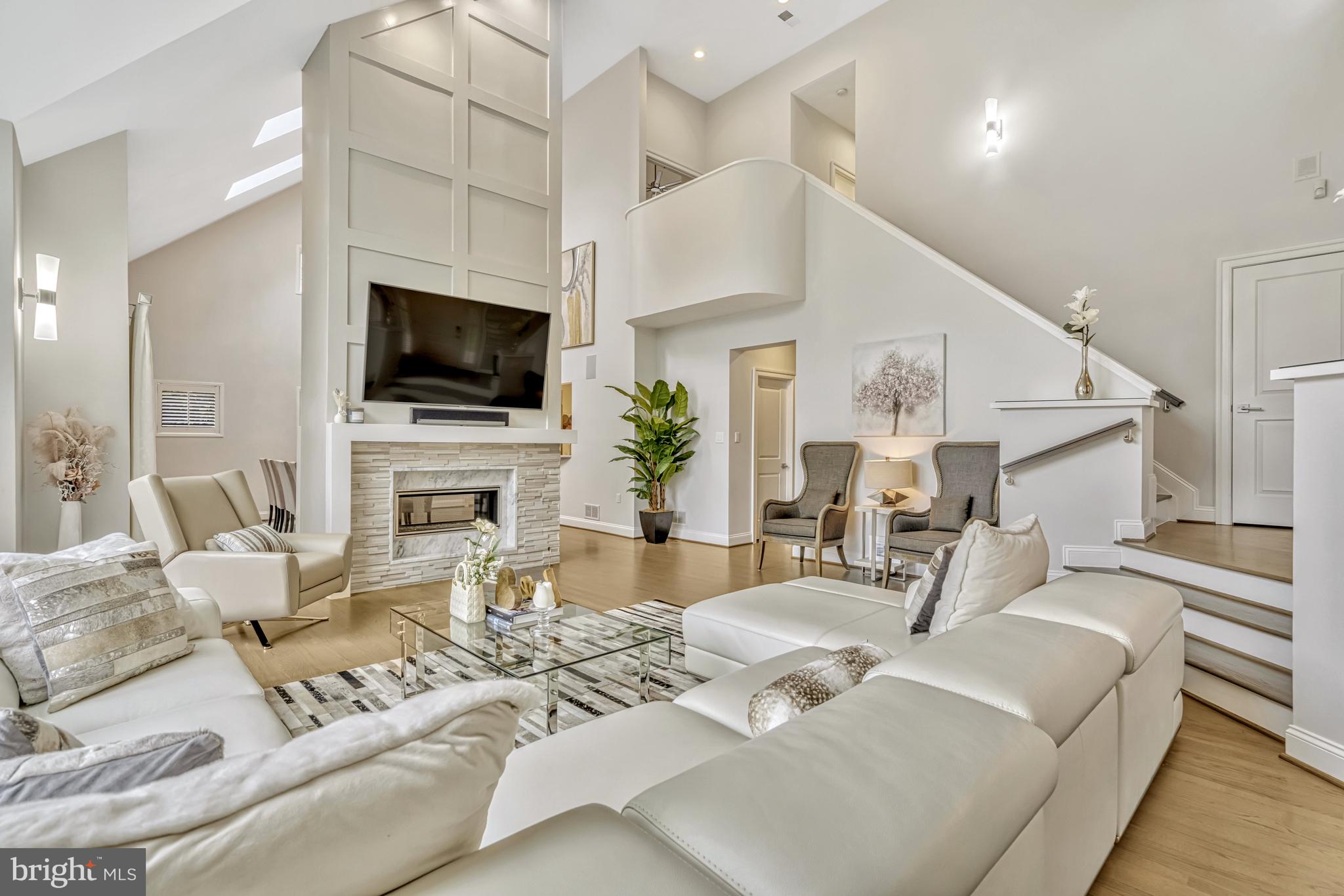 RESTON - Residential