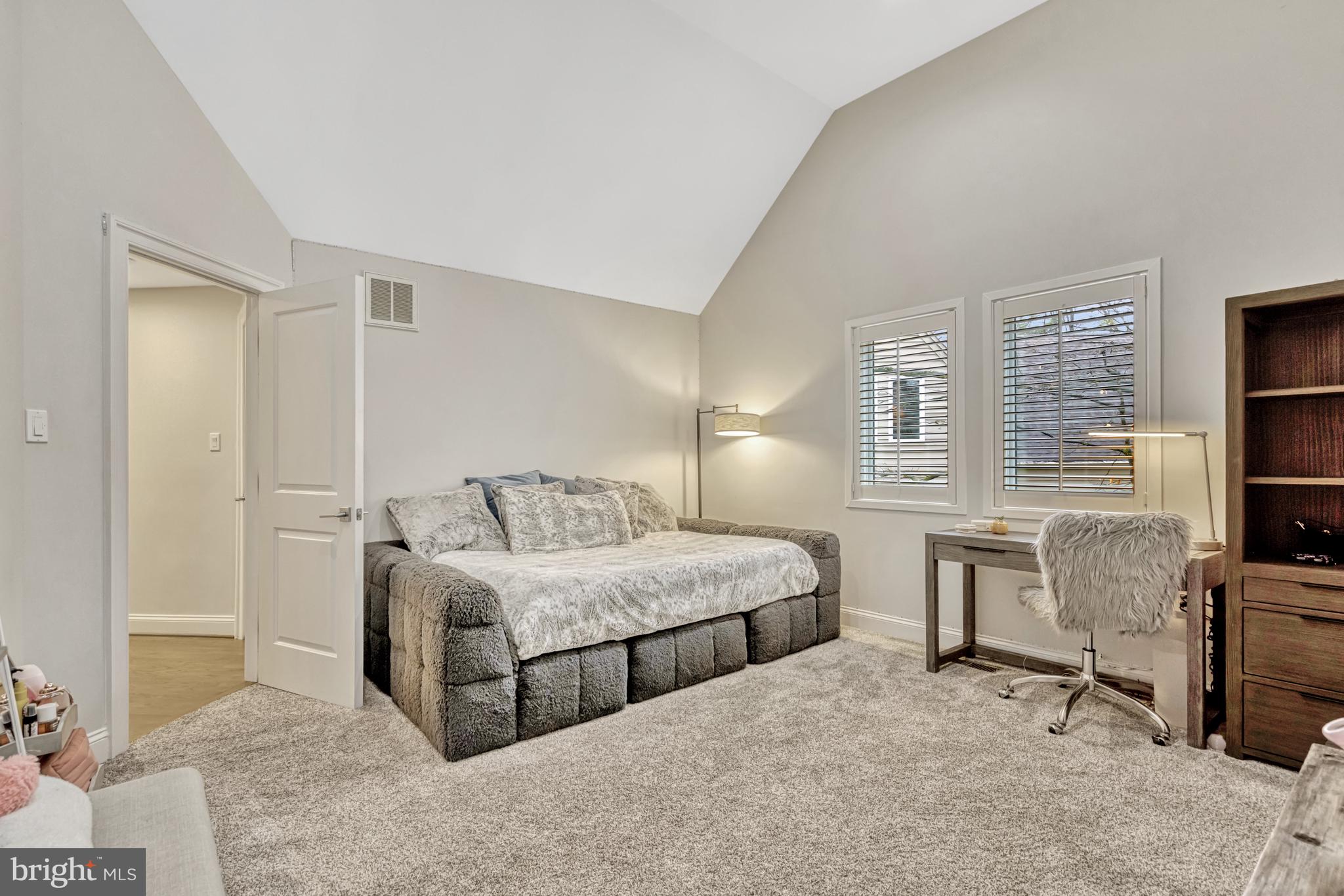 RESTON - Residential