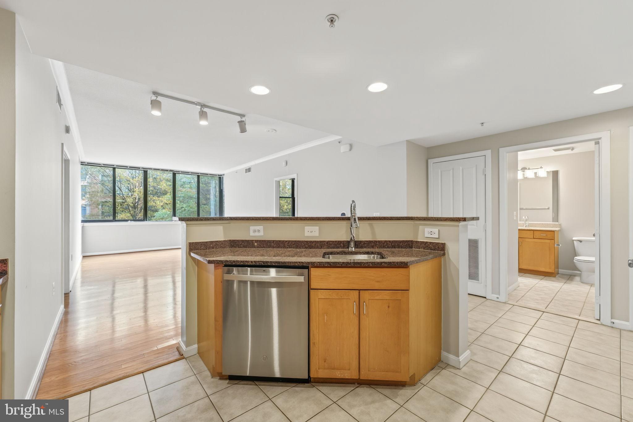 2220 FAIRFAX DRIVE 206