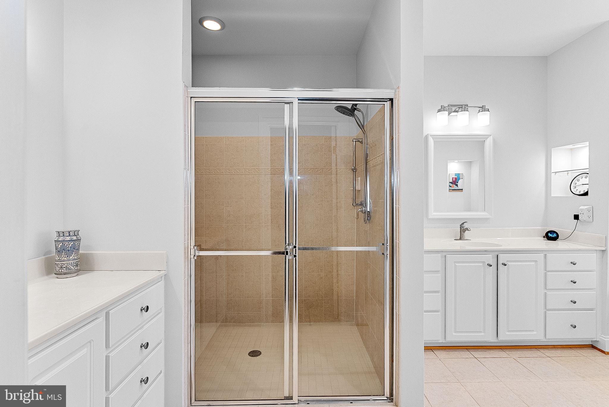 LANSDOWNE ON THE POTOMAC - Residential