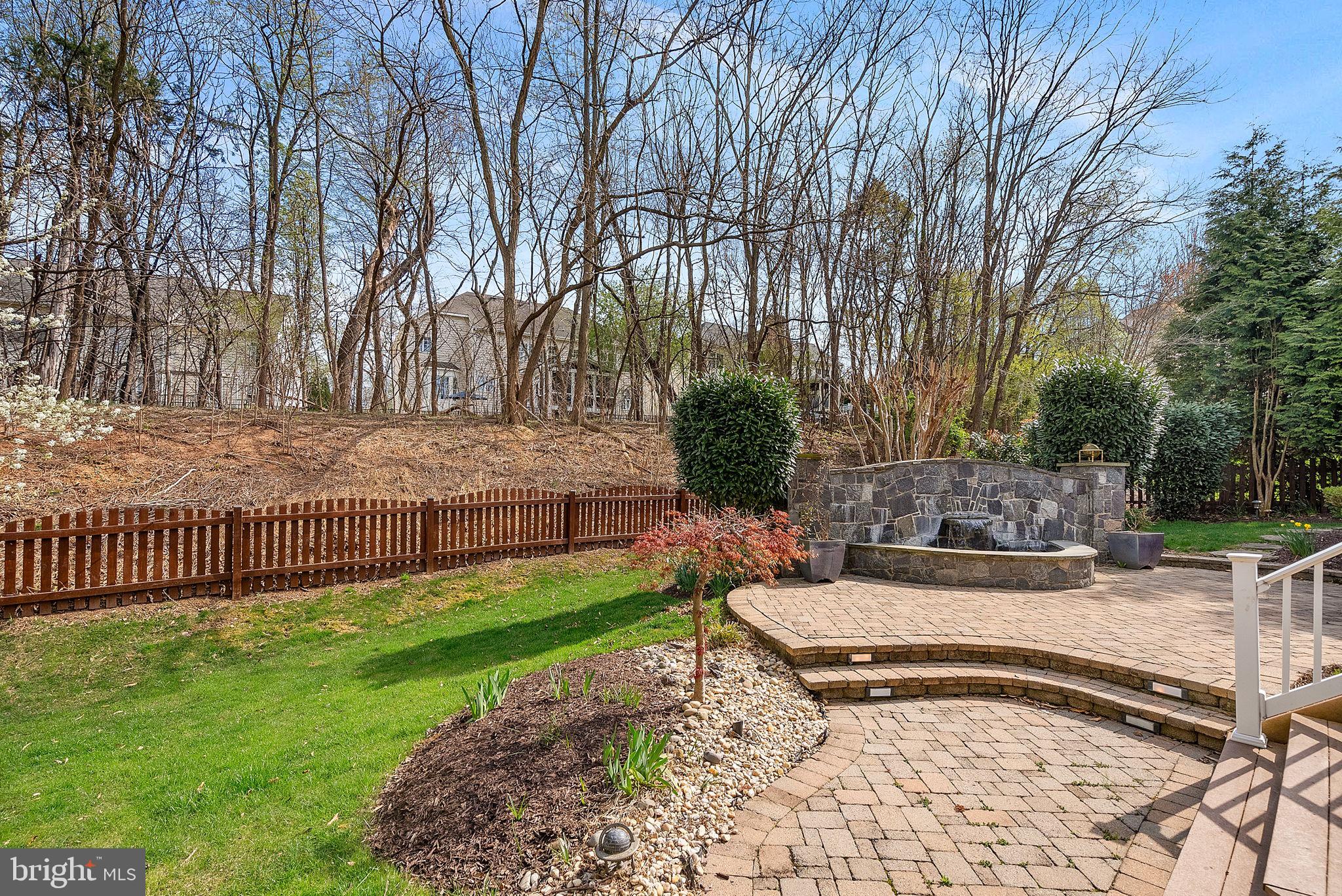 LANSDOWNE ON THE POTOMAC - Residential