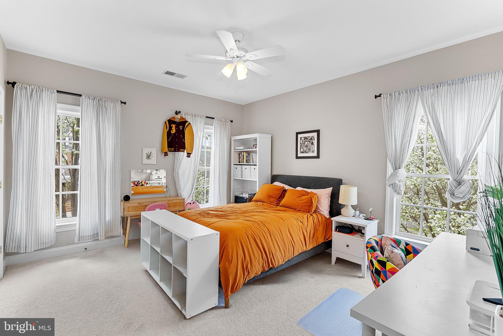 LANSDOWNE ON THE POTOMAC - Residential