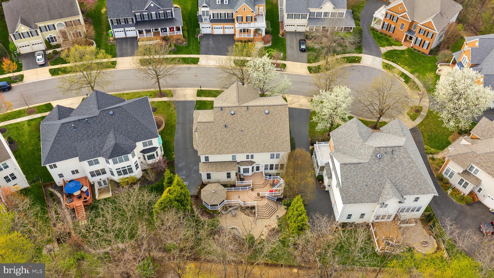 LANSDOWNE ON THE POTOMAC - Residential