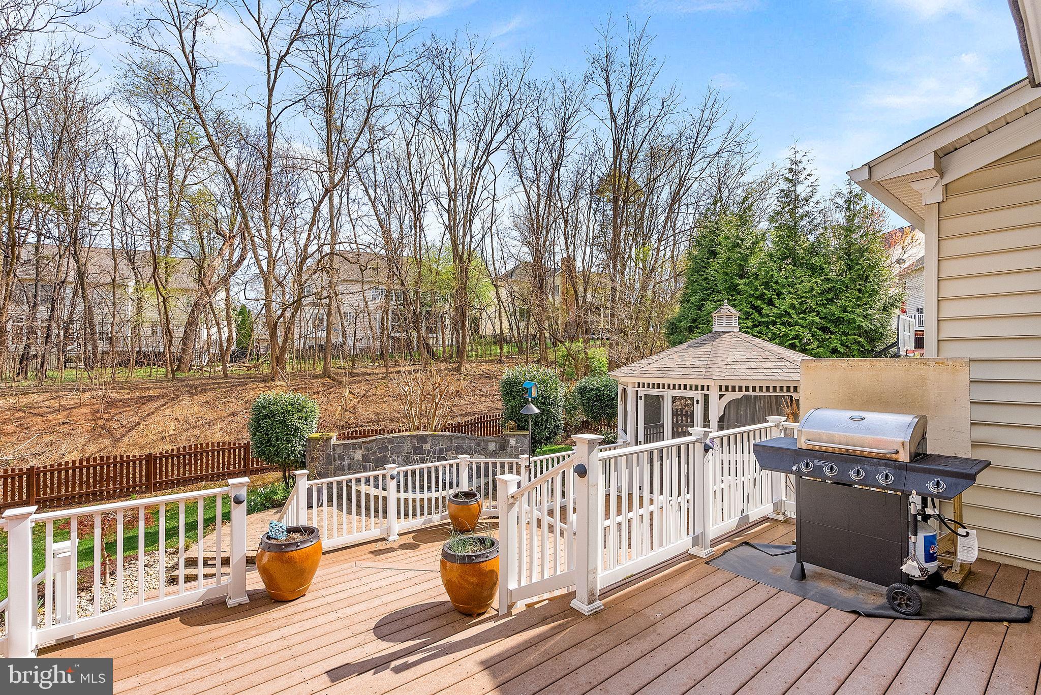 LANSDOWNE ON THE POTOMAC - Residential