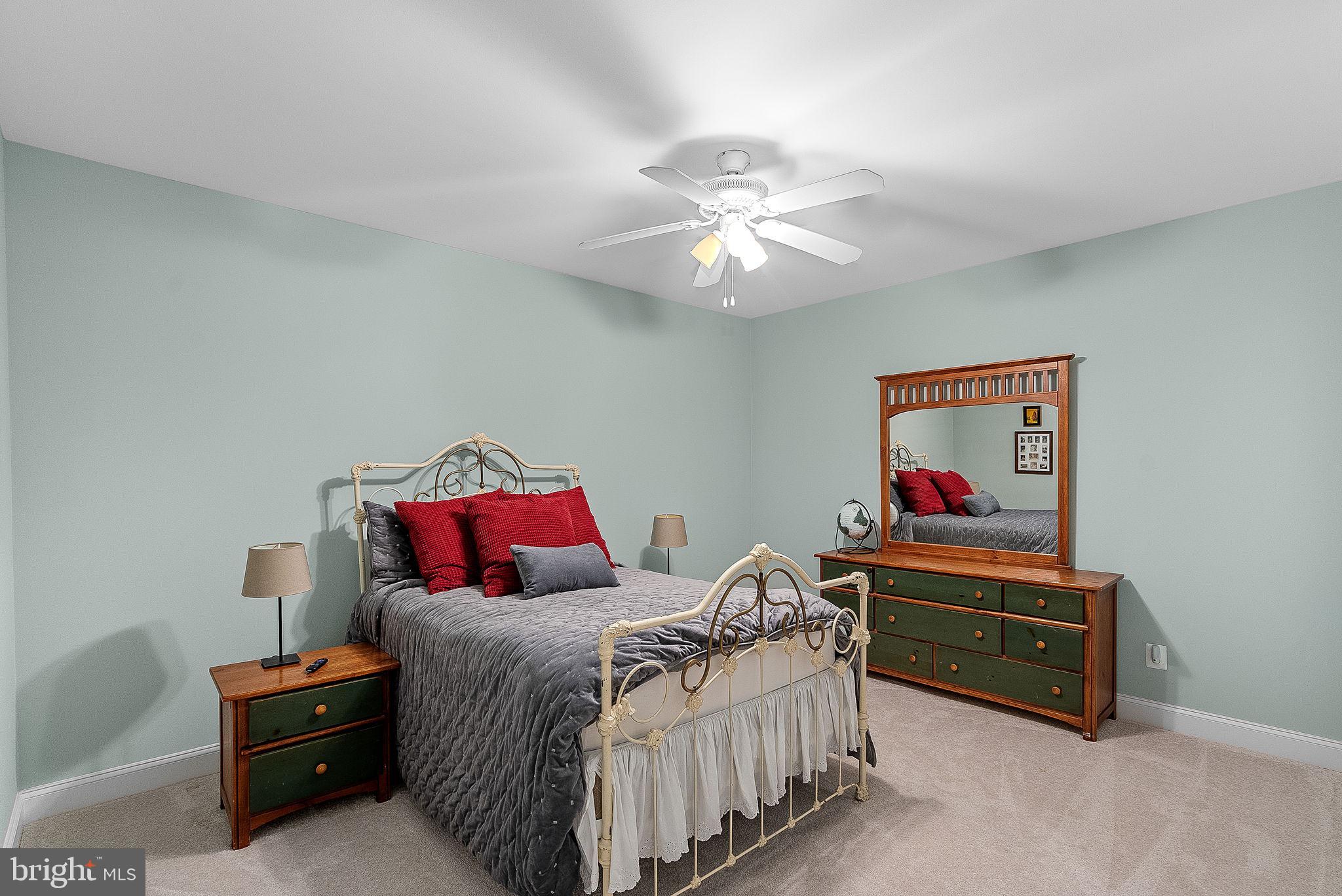 LANSDOWNE ON THE POTOMAC - Residential