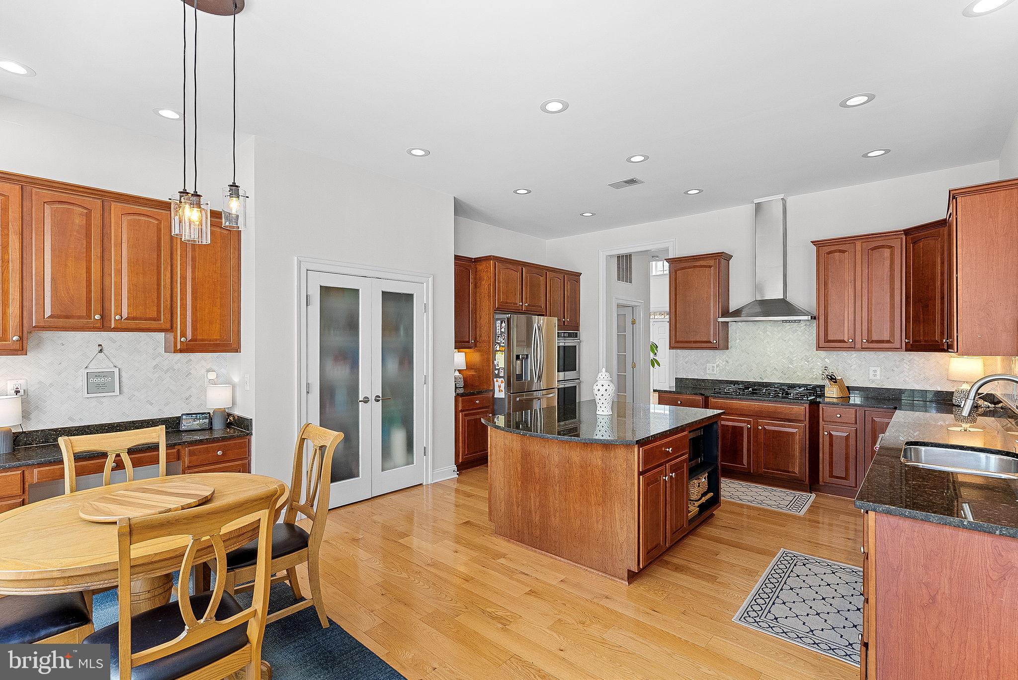 LANSDOWNE ON THE POTOMAC - Residential