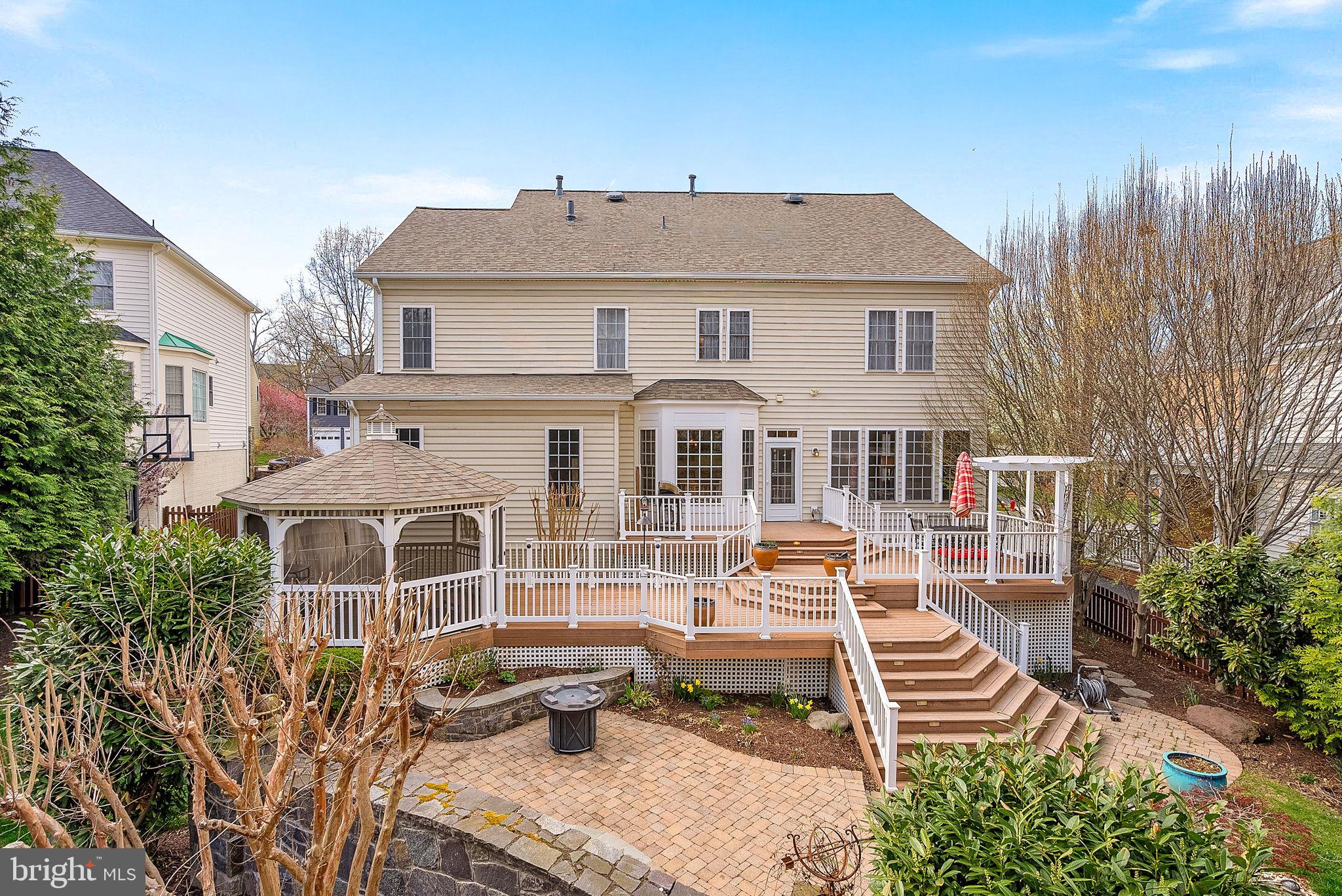 LANSDOWNE ON THE POTOMAC - Residential