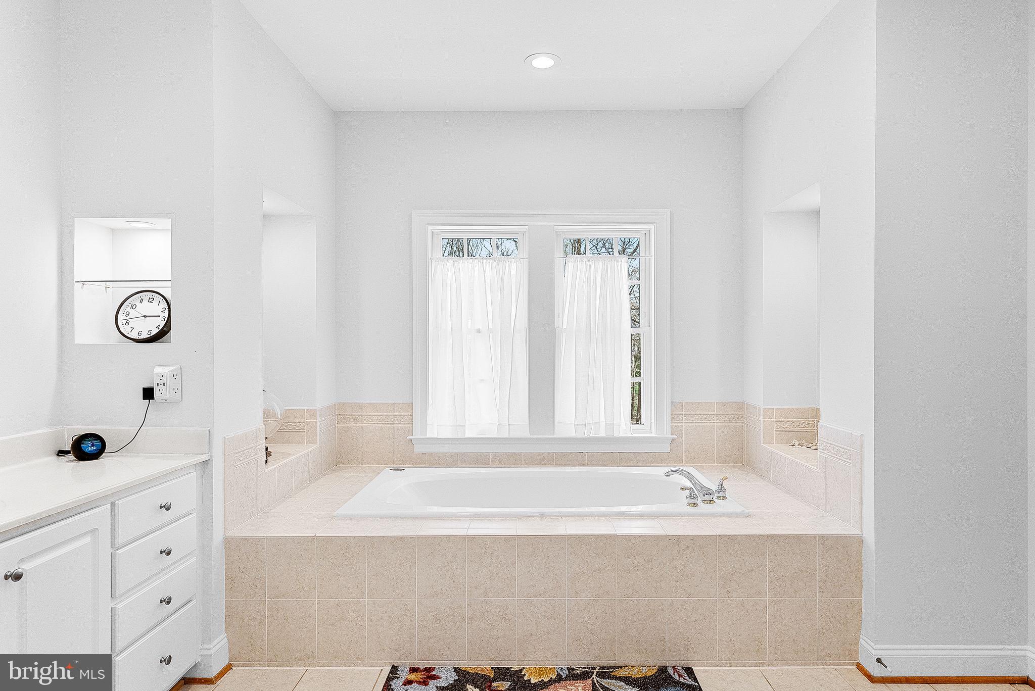 LANSDOWNE ON THE POTOMAC - Residential