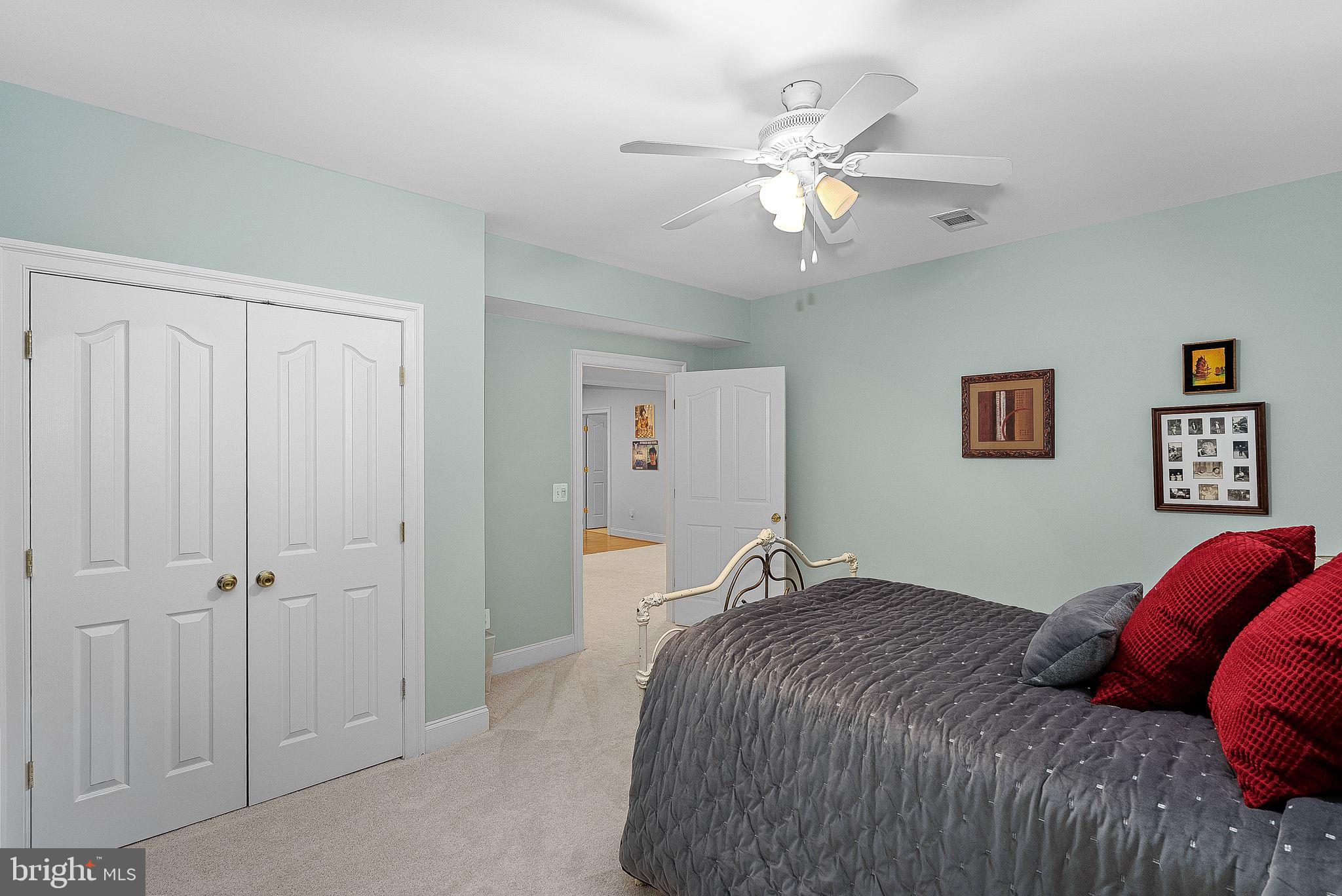 LANSDOWNE ON THE POTOMAC - Residential