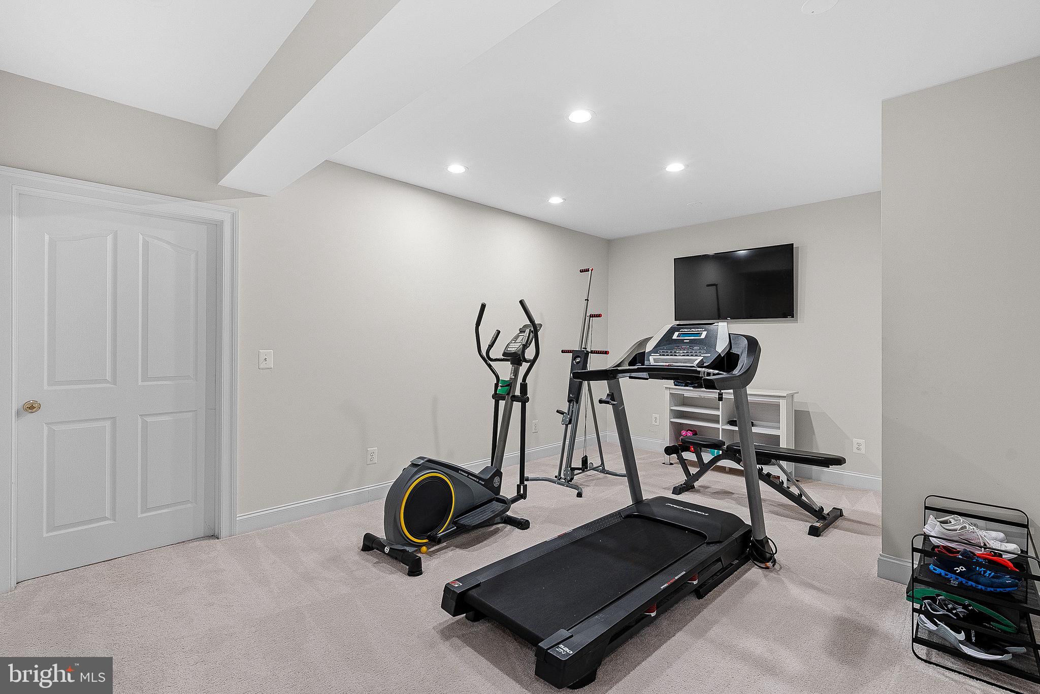 LANSDOWNE ON THE POTOMAC - Residential