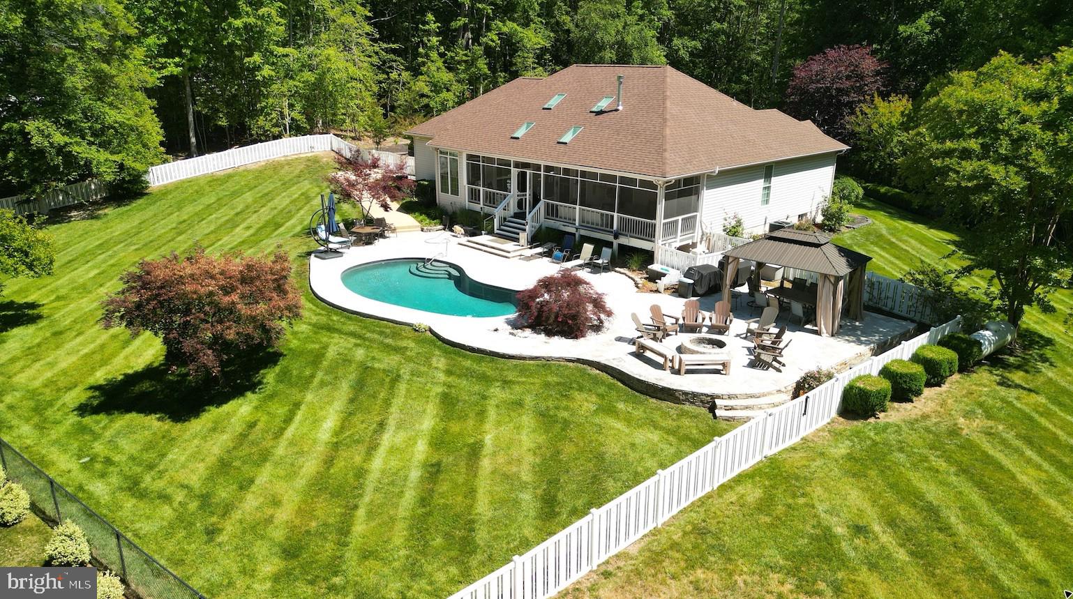 15690 CLOVERLEAF COURT