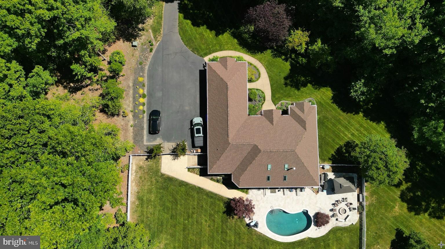 15690 CLOVERLEAF COURT