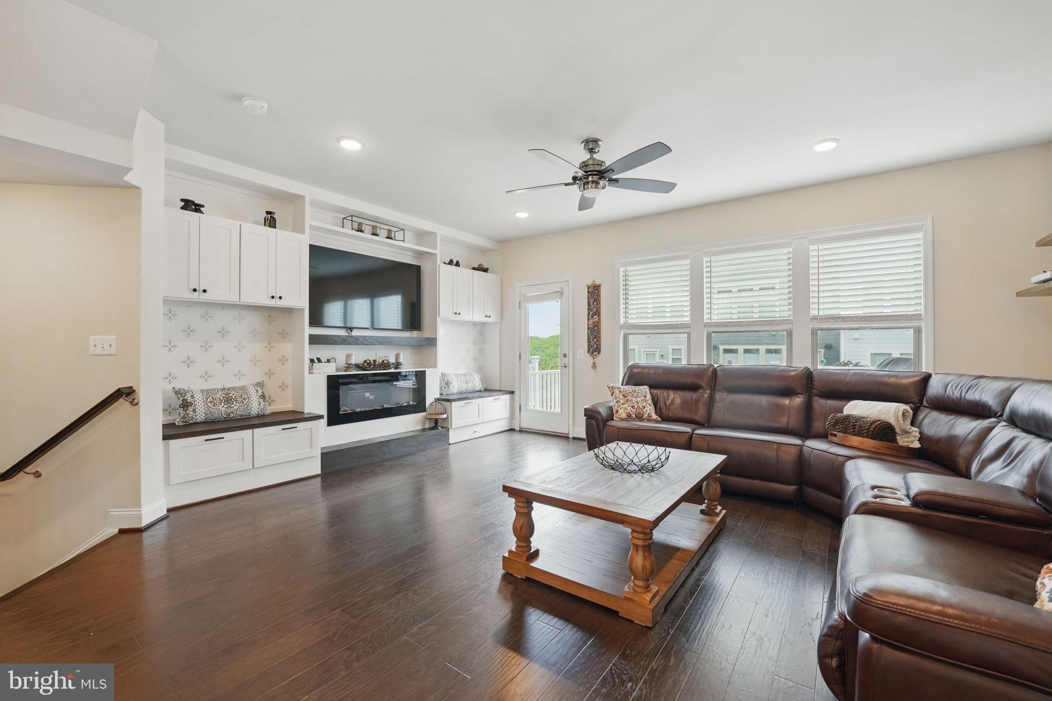 POTOMAC SHORES - Residential