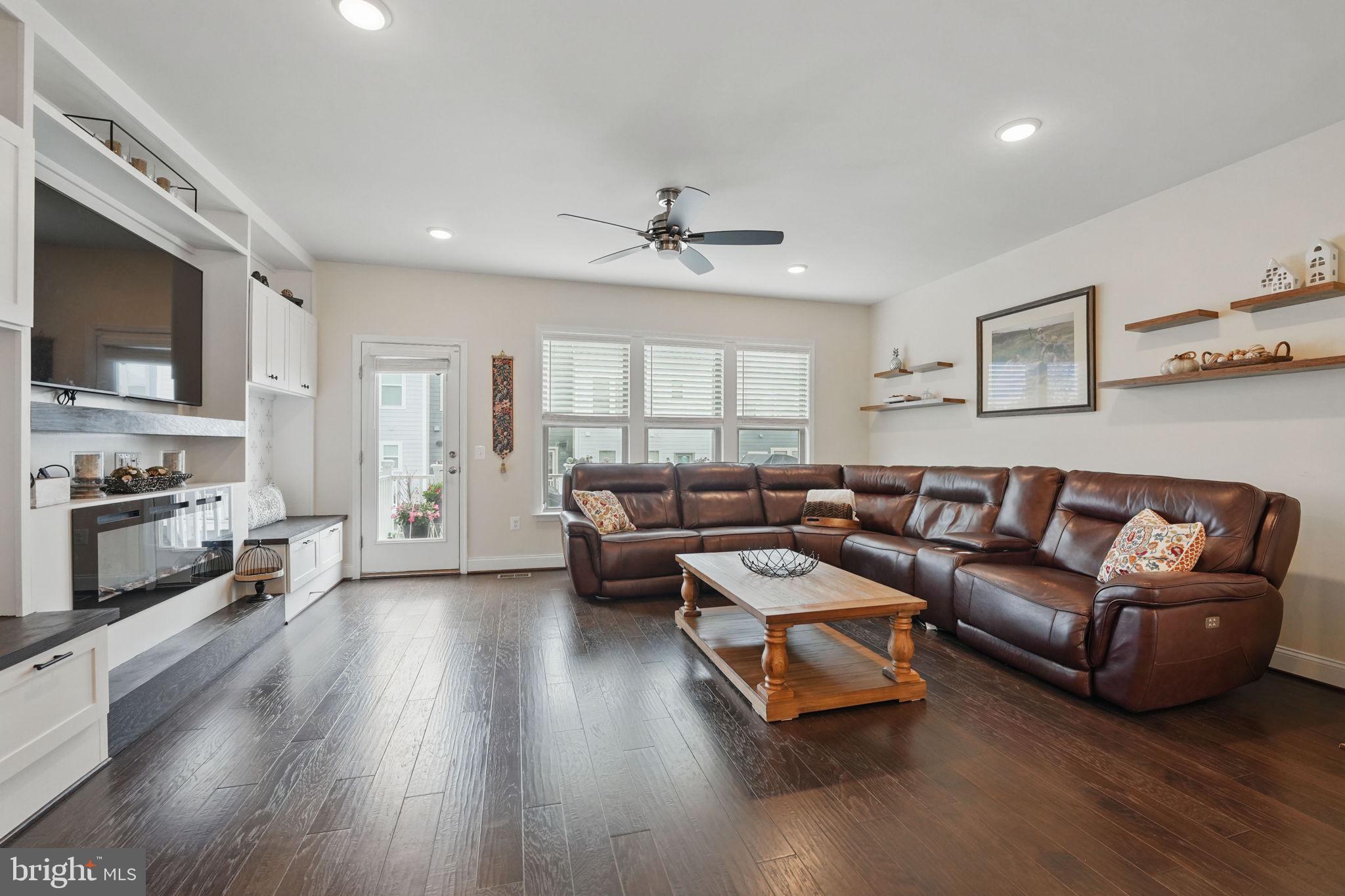 POTOMAC SHORES - Residential