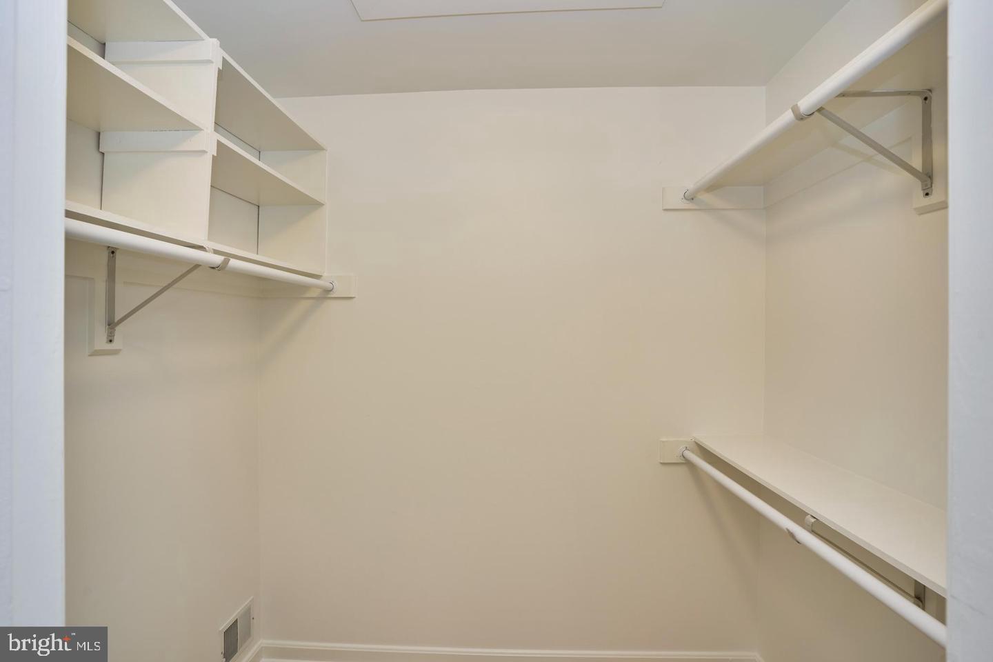 BLOOMS CROSSING - Residential